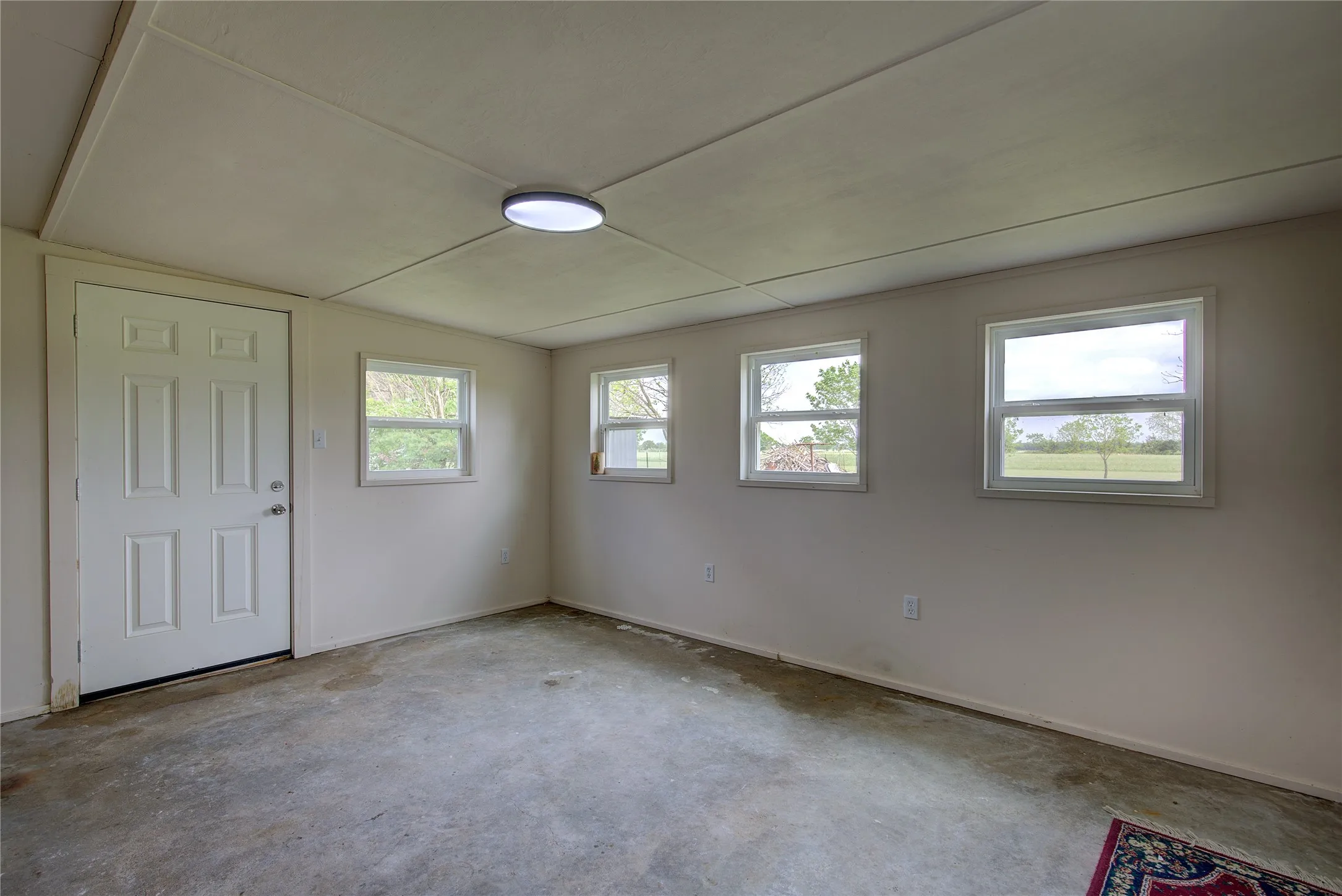 Single Family Residence For Sale in Hunt County , 7007 State Highway 50, Commerce, Texas 75428, 3 Bedroom, 2 Bathroom, Garage spaces, 1,683 Sqft, built in 1970, mls#21244098, Real Estate Agent in Commerce, Homes For Sale in Hunt county, Homes For Sale in Commerce, Realtor in Commerce Texas, Real Estate Brokerage Independent Realty Texas, Luminita Cordes Realtor