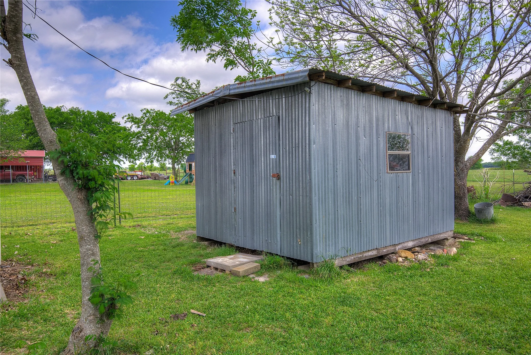 Single Family Residence For Sale in Hunt County , 7007 State Highway 50, Commerce, Texas 75428, 3 Bedroom, 2 Bathroom, Garage spaces, 1,683 Sqft, built in 1970, mls#21244098, Real Estate Agent in Commerce, Homes For Sale in Hunt county, Homes For Sale in Commerce, Realtor in Commerce Texas, Real Estate Brokerage Independent Realty Texas, Luminita Cordes Realtor