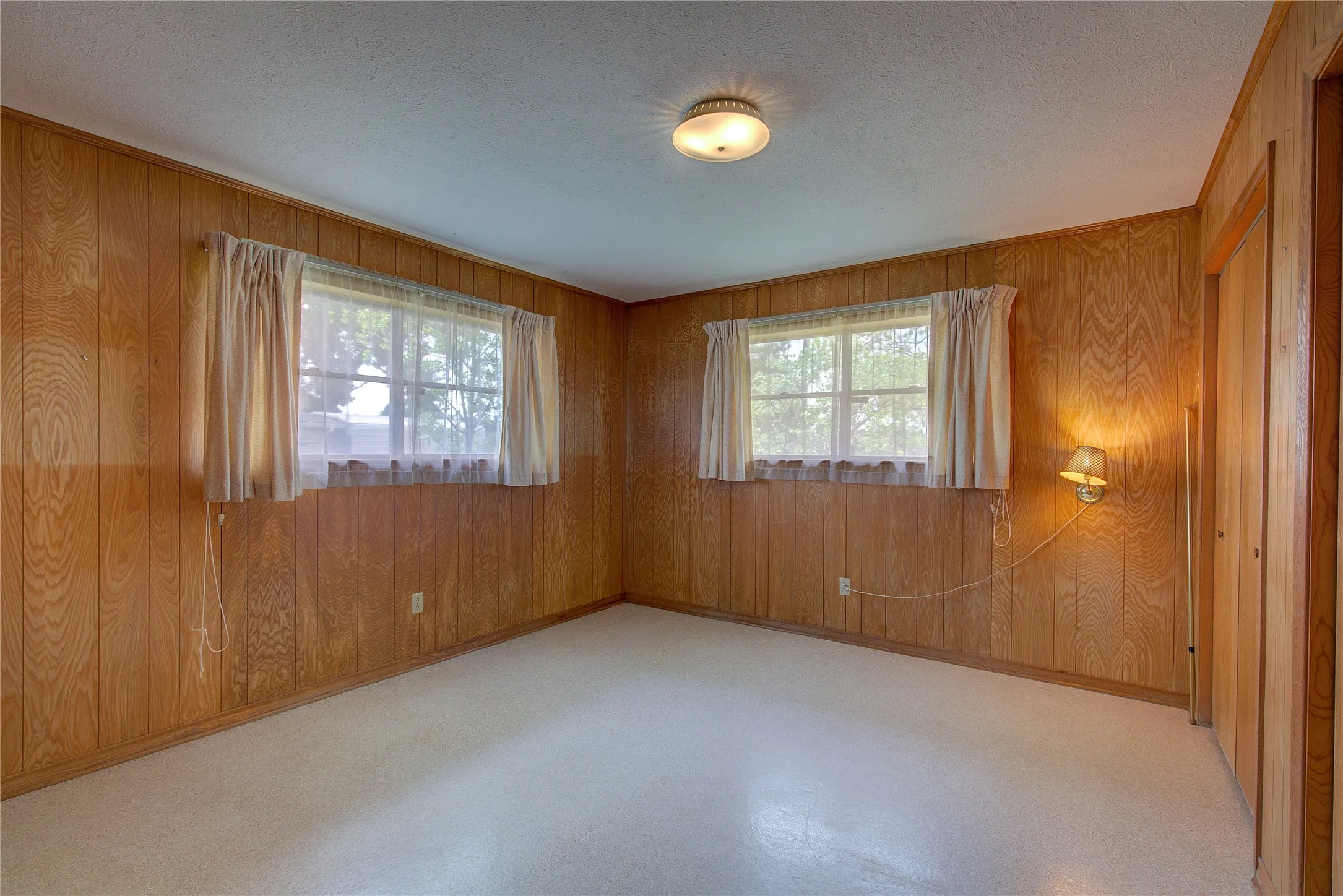 Single Family Residence For Sale in Hunt County , 7007 State Highway 50, Commerce, Texas 75428, 3 Bedroom, 2 Bathroom, Garage spaces, 1,683 Sqft, built in 1970, mls#21244098, Real Estate Agent in Commerce, Homes For Sale in Hunt county, Homes For Sale in Commerce, Realtor in Commerce Texas, Real Estate Brokerage Independent Realty Texas, Luminita Cordes Realtor