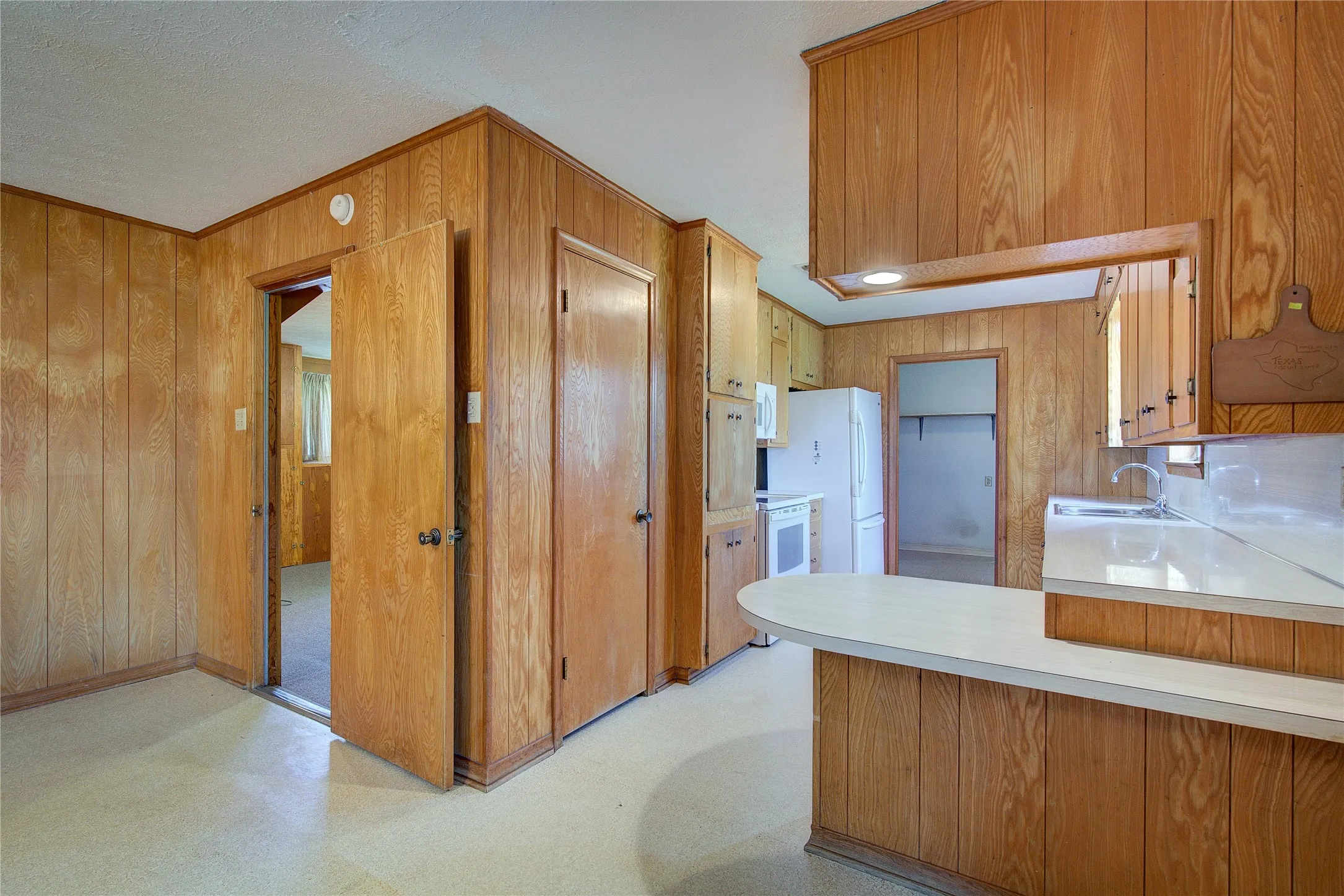 Single Family Residence For Sale in Hunt County , 7007 State Highway 50, Commerce, Texas 75428, 3 Bedroom, 2 Bathroom, Garage spaces, 1,683 Sqft, built in 1970, mls#21244098, Real Estate Agent in Commerce, Homes For Sale in Hunt county, Homes For Sale in Commerce, Realtor in Commerce Texas, Real Estate Brokerage Independent Realty Texas, Luminita Cordes Realtor