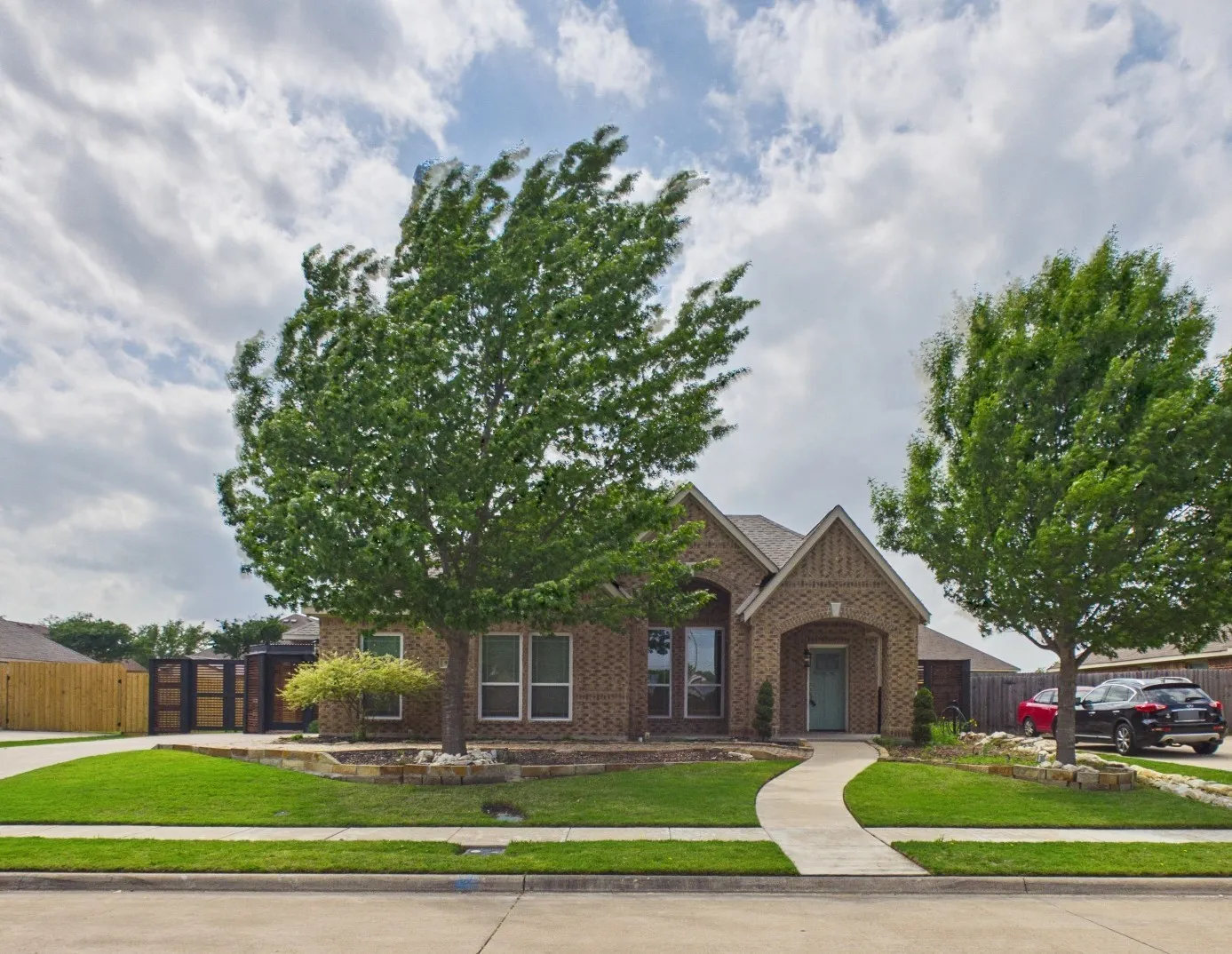 Single Family Residence For Sale in Ellis County , 921 Mill Pond Drive, Midlothian, Texas 76065, 4 Bedroom, 4 Bathroom, 2 Garage spaces, 2,805 Sqft, built in 2017, mls#21243619, Real Estate Agent in Midlothian, Homes For Sale in Ellis county, Homes For Sale in Midlothian, Realtor in Midlothian Texas, Real Estate Brokerage Independent Realty Texas, Luminita Cordes Realtor