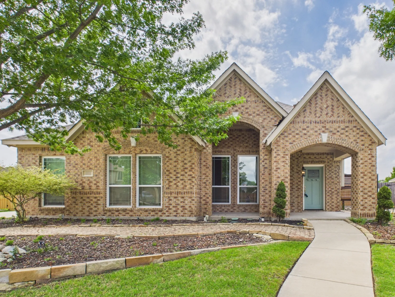 GREAT curb appeal