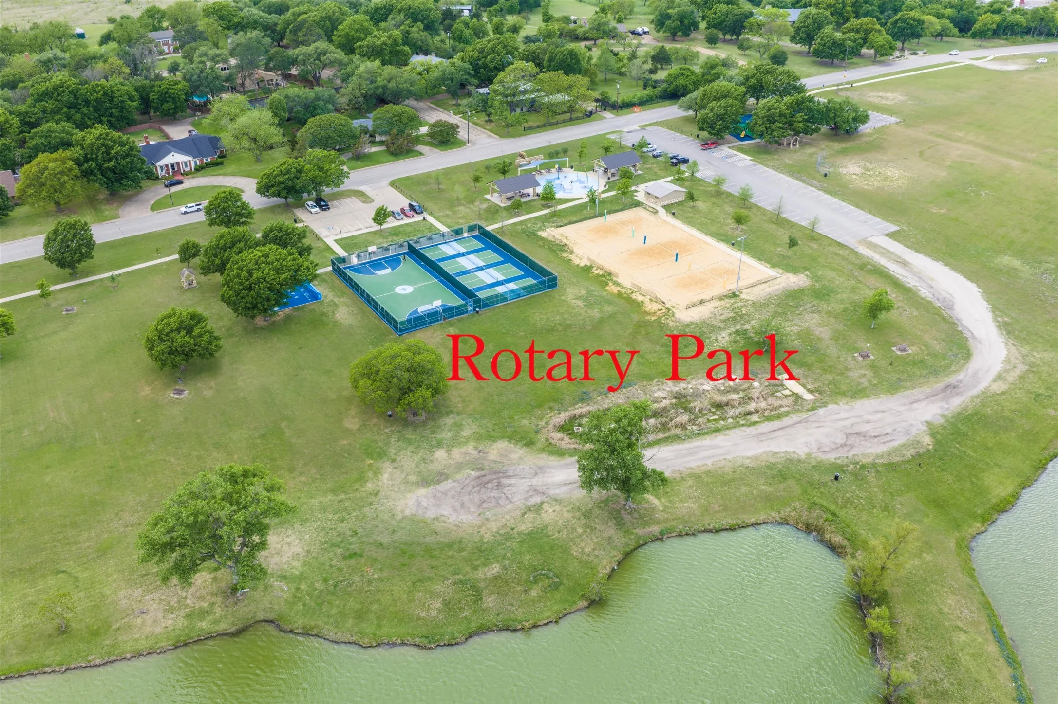 Single Family Residence For Sale in Ellis County , 536 Lakeshore Drive, Ennis, Texas 75119, 3 Bedroom, 2 Bathroom, 2 Garage spaces, 1,441 Sqft, built in 1959, mls#21244117, Real Estate Agent in Ennis, Homes For Sale in Ellis county, Homes For Sale in Ennis, Realtor in Ennis Texas, Real Estate Brokerage Independent Realty Texas, Luminita Cordes Realtor