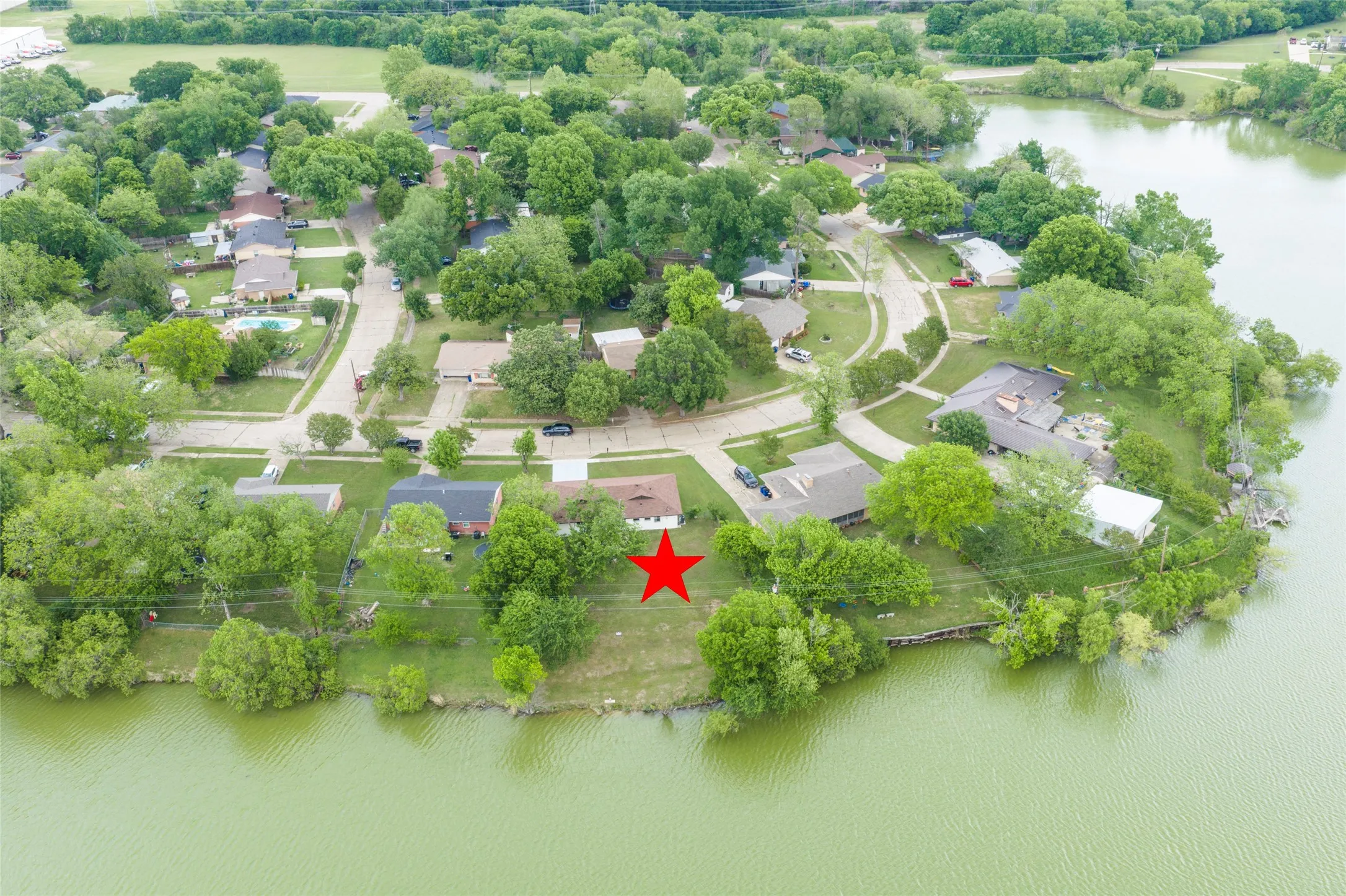 Single Family Residence For Sale in Ellis County , 536 Lakeshore Drive, Ennis, Texas 75119, 3 Bedroom, 2 Bathroom, 2 Garage spaces, 1,441 Sqft, built in 1959, mls#21244117, Real Estate Agent in Ennis, Homes For Sale in Ellis county, Homes For Sale in Ennis, Realtor in Ennis Texas, Real Estate Brokerage Independent Realty Texas, Luminita Cordes Realtor