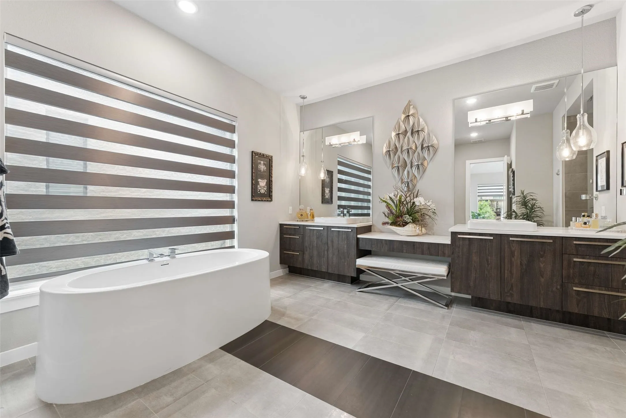 Single Family Residence For Sale in Collin County , 1401 Ellicott Drive, Celina, Texas 75009, 4 Bedroom, 5 Bathroom, 3 Garage spaces, 4,062 Sqft, built in 2017, Preowned, mls#21243571, Real Estate Agent in Celina, Homes For Sale in Collin county, Homes For Sale in Celina, Realtor in Celina Texas, Real Estate Brokerage Independent Realty Texas, Luminita Cordes Realtor