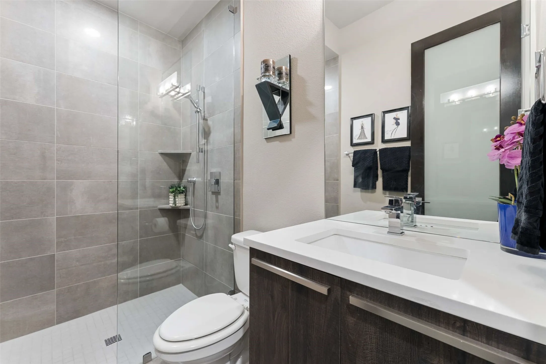 Single Family Residence For Sale in Collin County , 1401 Ellicott Drive, Celina, Texas 75009, 4 Bedroom, 5 Bathroom, 3 Garage spaces, 4,062 Sqft, built in 2017, Preowned, mls#21243571, Real Estate Agent in Celina, Homes For Sale in Collin county, Homes For Sale in Celina, Realtor in Celina Texas, Real Estate Brokerage Independent Realty Texas, Luminita Cordes Realtor