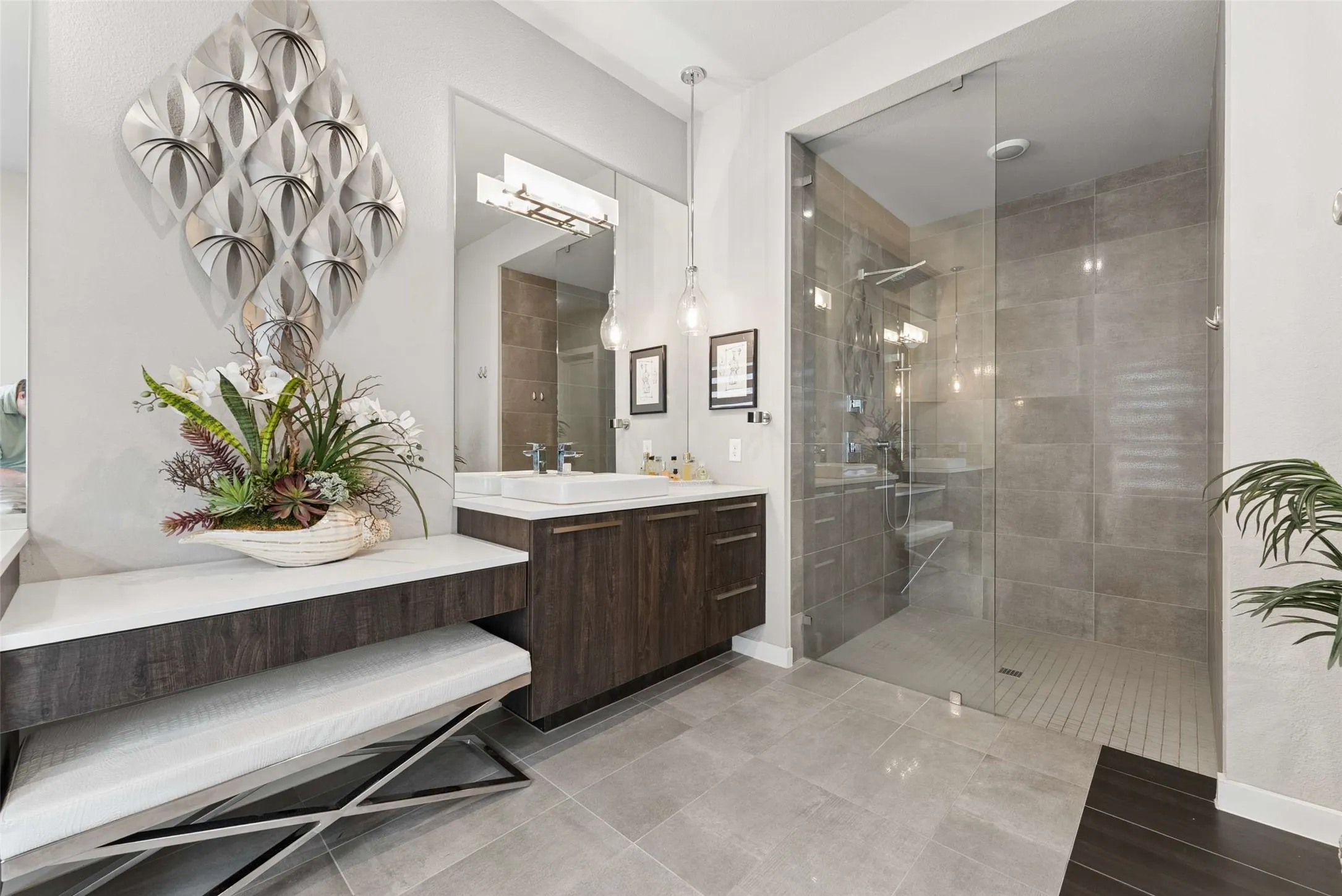 Single Family Residence For Sale in Collin County , 1401 Ellicott Drive, Celina, Texas 75009, 4 Bedroom, 5 Bathroom, 3 Garage spaces, 4,062 Sqft, built in 2017, Preowned, mls#21243571, Real Estate Agent in Celina, Homes For Sale in Collin county, Homes For Sale in Celina, Realtor in Celina Texas, Real Estate Brokerage Independent Realty Texas, Luminita Cordes Realtor