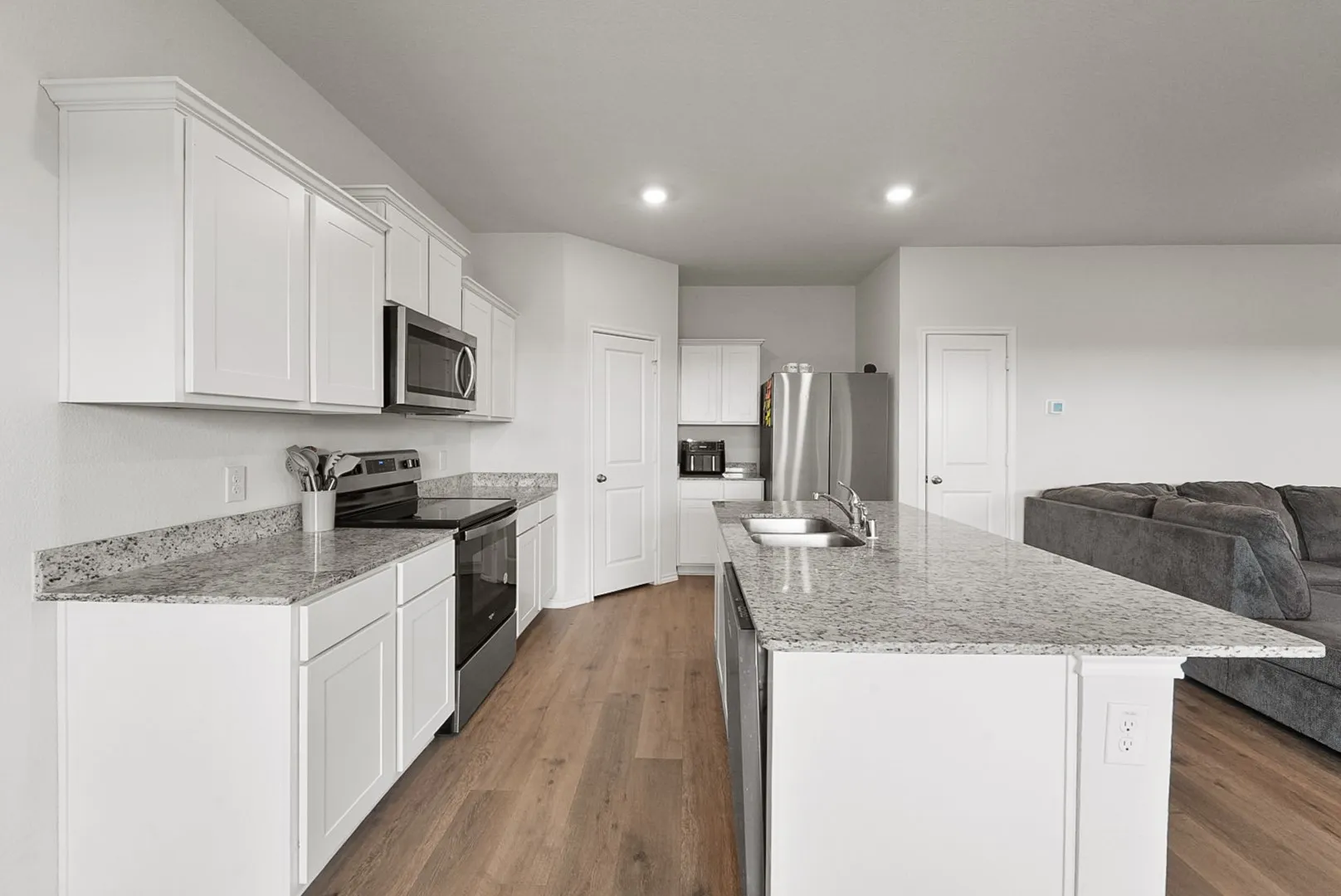 Single Family Residence For Sale in Kaufman County , 4928 Pelican Way, Crandall, Texas 75114, 4 Bedroom, 3 Bathroom, 2 Garage spaces, 2,020 Sqft, built in 2024, Preowned, mls#21244176, Real Estate Agent in Crandall, Homes For Sale in Kaufman county, Homes For Sale in Crandall, Realtor in Crandall Texas, Real Estate Brokerage Independent Realty Texas, Luminita Cordes Realtor