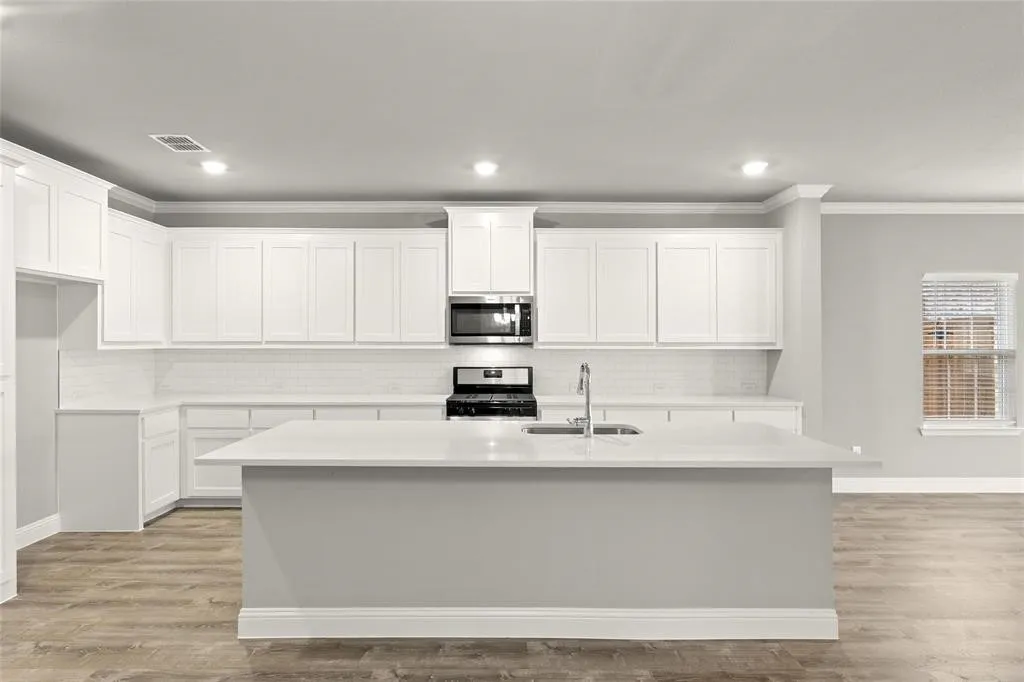 Single Family Residence For Rent in Collin County , 304 Community Drive, Lavon, Texas 75166, 4 Bedroom, 3 Bathroom, 2 Garage spaces, 2,900 Sqft, built in 2023, Preowned, mls#21244177, Real Estate Agent in Lavon, Homes For Rent in Collin county, Homes For Rent in Lavon, Realtor in Lavon Texas, Real Estate Brokerage Independent Realty Texas, Luminita Cordes Realtor