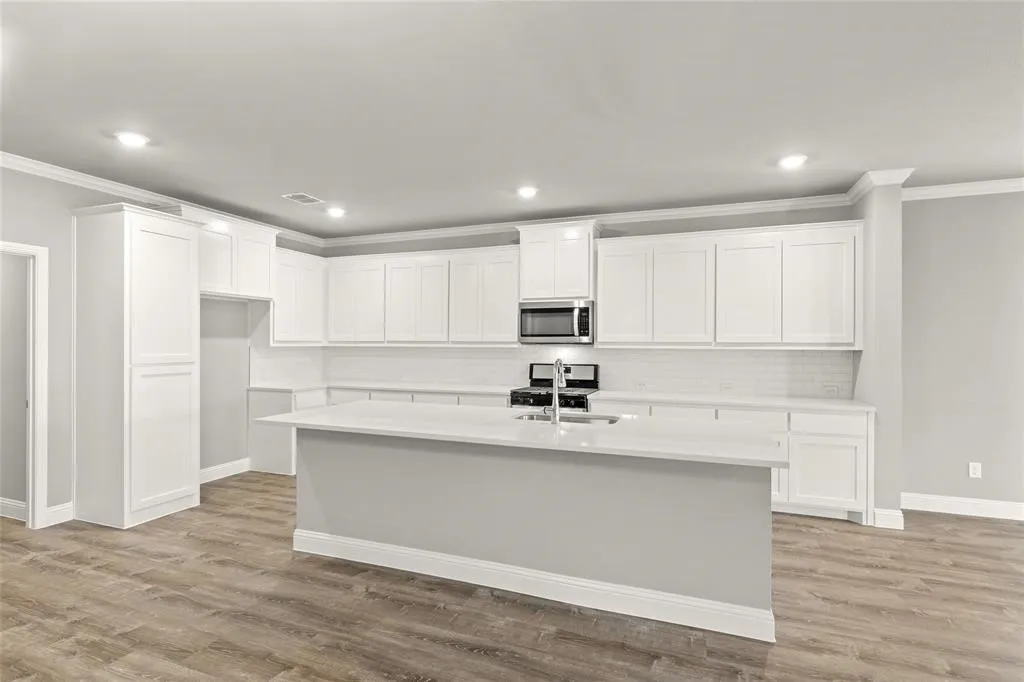 Single Family Residence For Rent in Collin County , 304 Community Drive, Lavon, Texas 75166, 4 Bedroom, 3 Bathroom, 2 Garage spaces, 2,900 Sqft, built in 2023, Preowned, mls#21244177, Real Estate Agent in Lavon, Homes For Rent in Collin county, Homes For Rent in Lavon, Realtor in Lavon Texas, Real Estate Brokerage Independent Realty Texas, Luminita Cordes Realtor