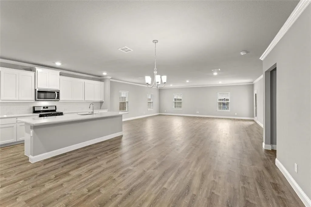 Single Family Residence For Rent in Collin County , 304 Community Drive, Lavon, Texas 75166, 4 Bedroom, 3 Bathroom, 2 Garage spaces, 2,900 Sqft, built in 2023, Preowned, mls#21244177, Real Estate Agent in Lavon, Homes For Rent in Collin county, Homes For Rent in Lavon, Realtor in Lavon Texas, Real Estate Brokerage Independent Realty Texas, Luminita Cordes Realtor