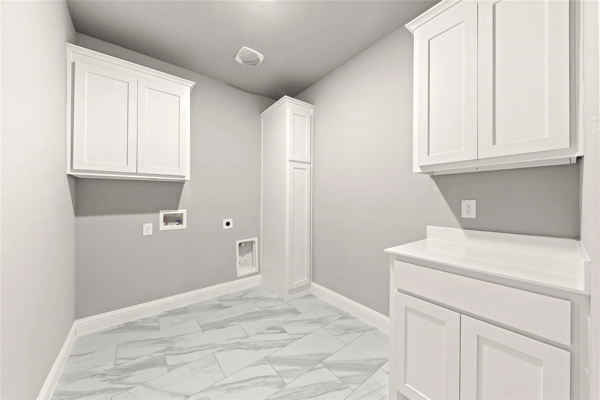Single Family Residence For Rent in Collin County , 304 Community Drive, Lavon, Texas 75166, 4 Bedroom, 3 Bathroom, 2 Garage spaces, 2,900 Sqft, built in 2023, Preowned, mls#21244177, Real Estate Agent in Lavon, Homes For Rent in Collin county, Homes For Rent in Lavon, Realtor in Lavon Texas, Real Estate Brokerage Independent Realty Texas, Luminita Cordes Realtor