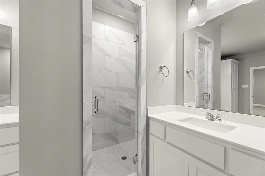 Single Family Residence For Rent in Collin County , 304 Community Drive, Lavon, Texas 75166, 4 Bedroom, 3 Bathroom, 2 Garage spaces, 2,900 Sqft, built in 2023, Preowned, mls#21244177, Real Estate Agent in Lavon, Homes For Rent in Collin county, Homes For Rent in Lavon, Realtor in Lavon Texas, Real Estate Brokerage Independent Realty Texas, Luminita Cordes Realtor