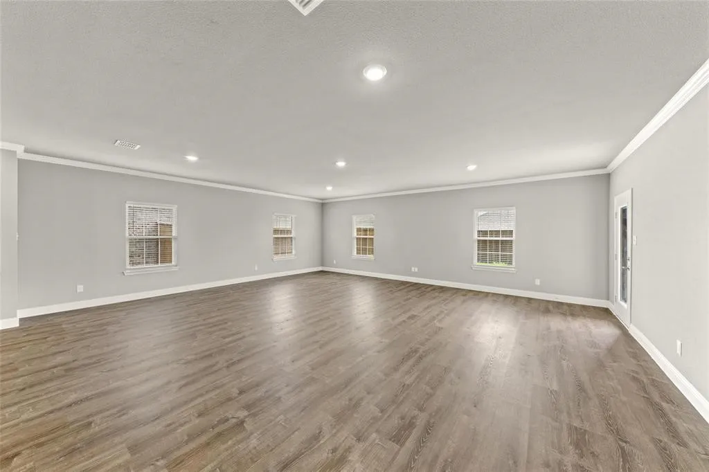 Single Family Residence For Rent in Collin County , 304 Community Drive, Lavon, Texas 75166, 4 Bedroom, 3 Bathroom, 2 Garage spaces, 2,900 Sqft, built in 2023, Preowned, mls#21244177, Real Estate Agent in Lavon, Homes For Rent in Collin county, Homes For Rent in Lavon, Realtor in Lavon Texas, Real Estate Brokerage Independent Realty Texas, Luminita Cordes Realtor