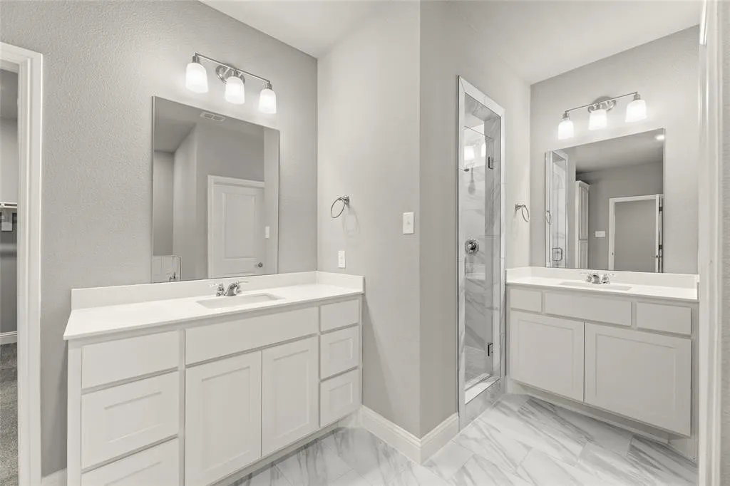 Single Family Residence For Rent in Collin County , 304 Community Drive, Lavon, Texas 75166, 4 Bedroom, 3 Bathroom, 2 Garage spaces, 2,900 Sqft, built in 2023, Preowned, mls#21244177, Real Estate Agent in Lavon, Homes For Rent in Collin county, Homes For Rent in Lavon, Realtor in Lavon Texas, Real Estate Brokerage Independent Realty Texas, Luminita Cordes Realtor