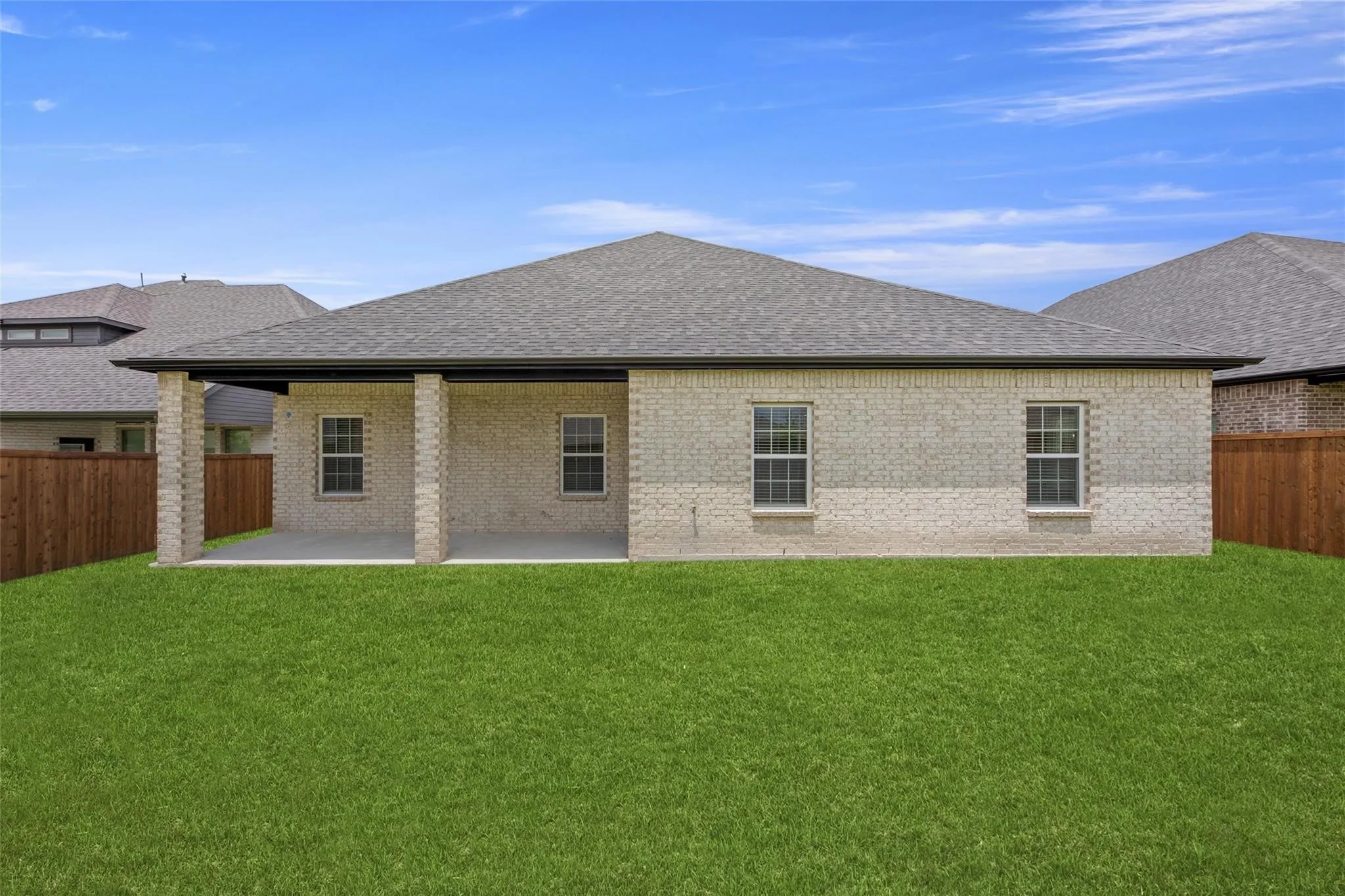 Single Family Residence For Rent in Collin County , 304 Community Drive, Lavon, Texas 75166, 4 Bedroom, 3 Bathroom, 2 Garage spaces, 2,900 Sqft, built in 2023, Preowned, mls#21244177, Real Estate Agent in Lavon, Homes For Rent in Collin county, Homes For Rent in Lavon, Realtor in Lavon Texas, Real Estate Brokerage Independent Realty Texas, Luminita Cordes Realtor