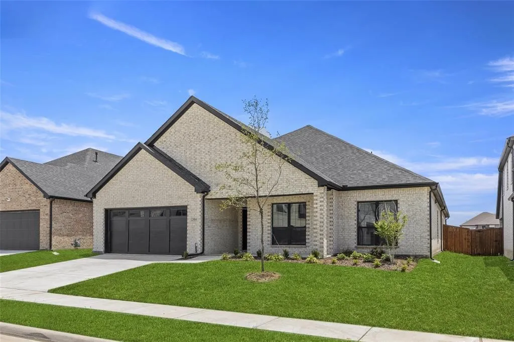 Single Family Residence For Rent in Collin County , 304 Community Drive, Lavon, Texas 75166, 4 Bedroom, 3 Bathroom, 2 Garage spaces, 2,900 Sqft, built in 2023, Preowned, mls#21244177, Real Estate Agent in Lavon, Homes For Rent in Collin county, Homes For Rent in Lavon, Realtor in Lavon Texas, Real Estate Brokerage Independent Realty Texas, Luminita Cordes Realtor