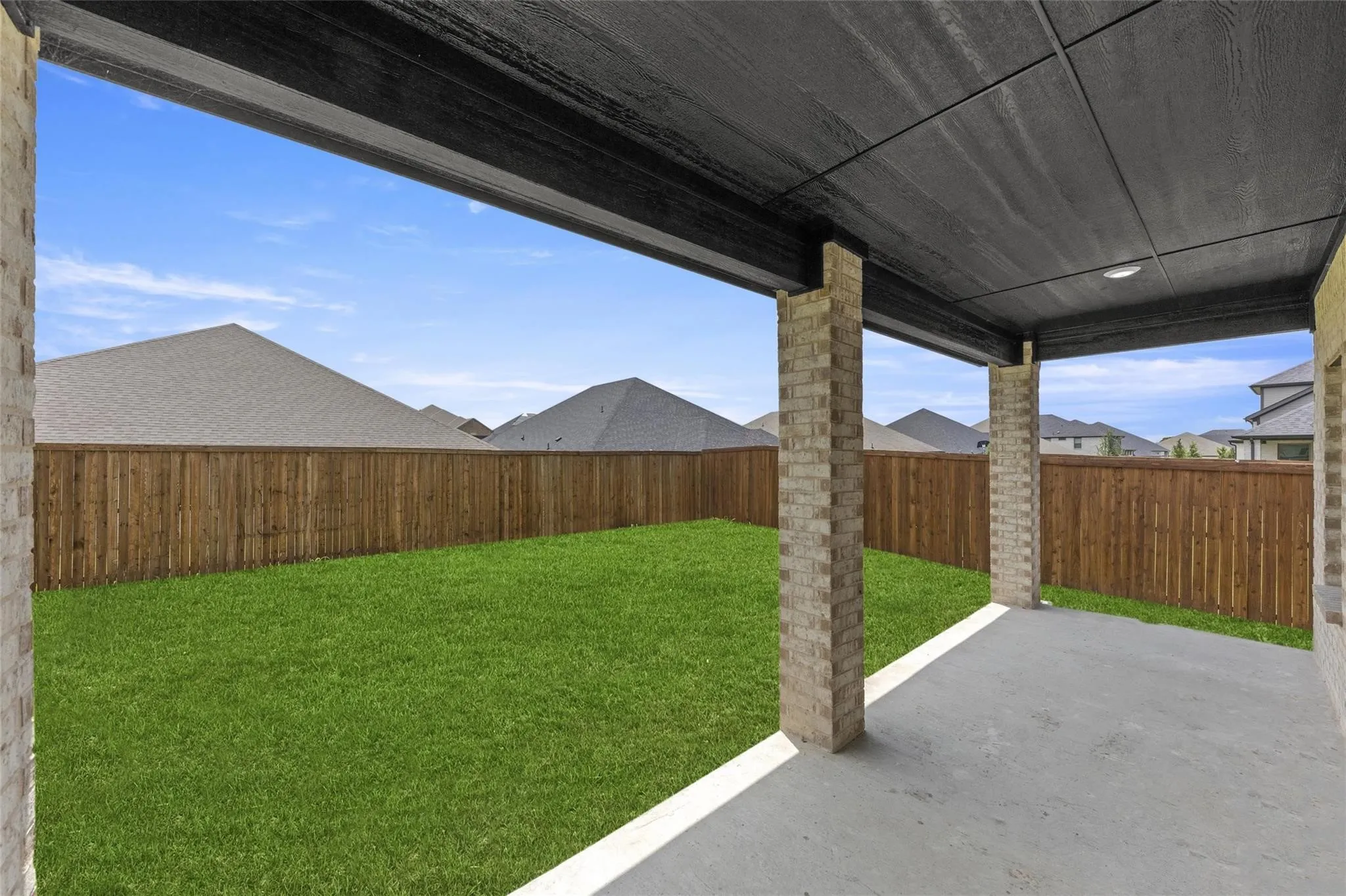 Single Family Residence For Rent in Collin County , 304 Community Drive, Lavon, Texas 75166, 4 Bedroom, 3 Bathroom, 2 Garage spaces, 2,900 Sqft, built in 2023, Preowned, mls#21244177, Real Estate Agent in Lavon, Homes For Rent in Collin county, Homes For Rent in Lavon, Realtor in Lavon Texas, Real Estate Brokerage Independent Realty Texas, Luminita Cordes Realtor