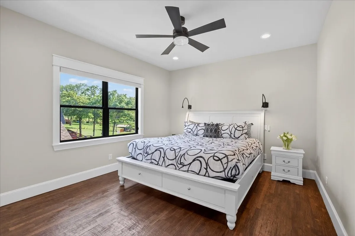 Guest Bedroom sharing Jack N Jill Bathroom