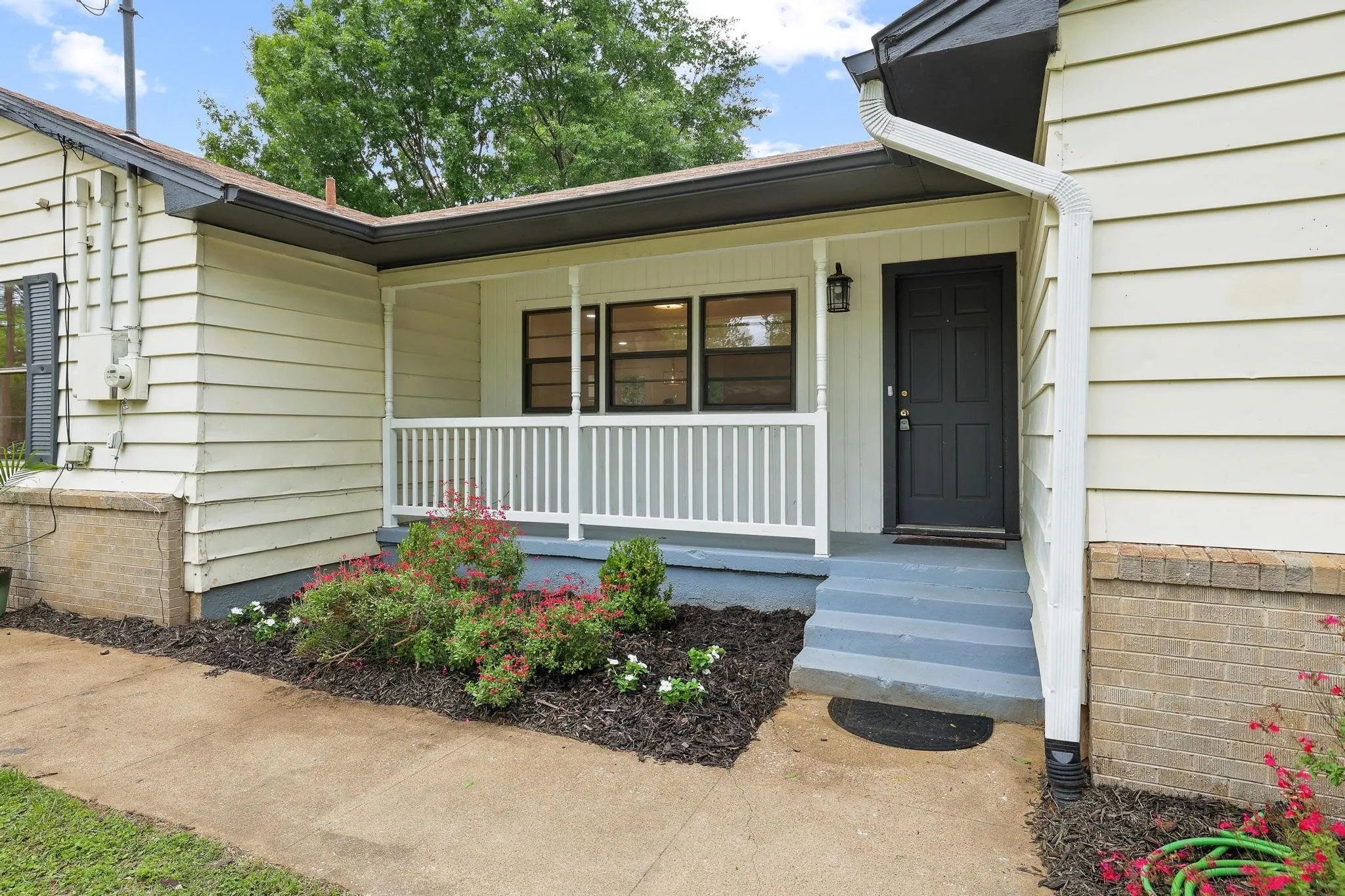 Single Family Residence For Sale in Grayson County , 2401 Sunset Street, Denison, Texas 75020, 4 Bedroom, 2 Bathroom, Garage spaces, 1,545 Sqft, built in 1950, Preowned, mls#21243740, Real Estate Agent in Denison, Homes For Sale in Grayson county, Homes For Sale in Denison, Realtor in Denison Texas, Real Estate Brokerage Independent Realty Texas, Luminita Cordes Realtor