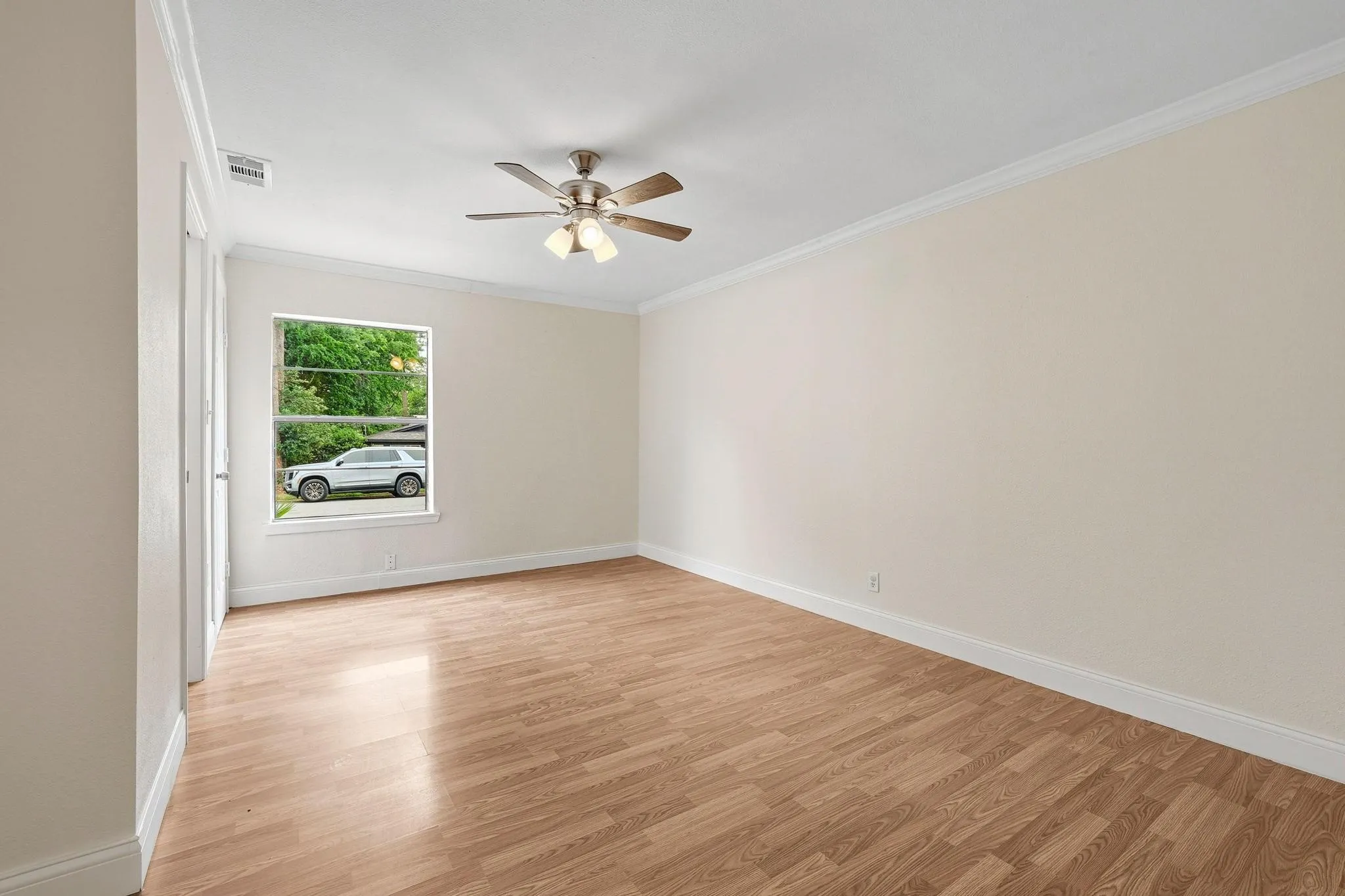 Single Family Residence For Sale in Grayson County , 2401 Sunset Street, Denison, Texas 75020, 4 Bedroom, 2 Bathroom, Garage spaces, 1,545 Sqft, built in 1950, Preowned, mls#21243740, Real Estate Agent in Denison, Homes For Sale in Grayson county, Homes For Sale in Denison, Realtor in Denison Texas, Real Estate Brokerage Independent Realty Texas, Luminita Cordes Realtor