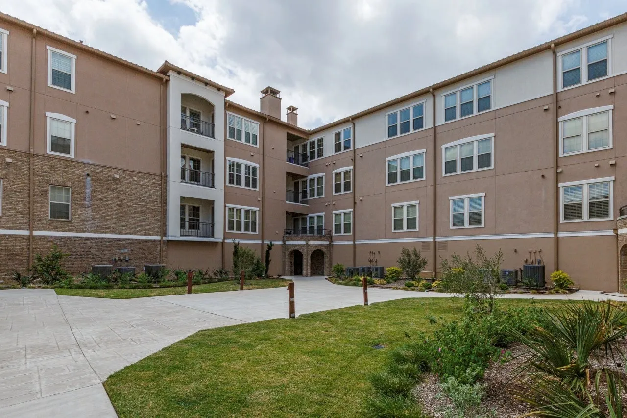 Condominium For Sale in Dallas County , 6631 Via Positano 202, Irving, Texas 75039, 2 Bedrooms, 3 Bathrooms, 2 Garage spaces, 1,977 Sqft, built in 2007, Preowned, Price $444,900, mls#21243838, Real Estate Agent in Irving, Homes For Sale in Dallas county, Homes For Sale in Irving, Realtor in Irving Texas, Real Estate Brokerage Independent Realty Texas, Luminita Cordes Realtor