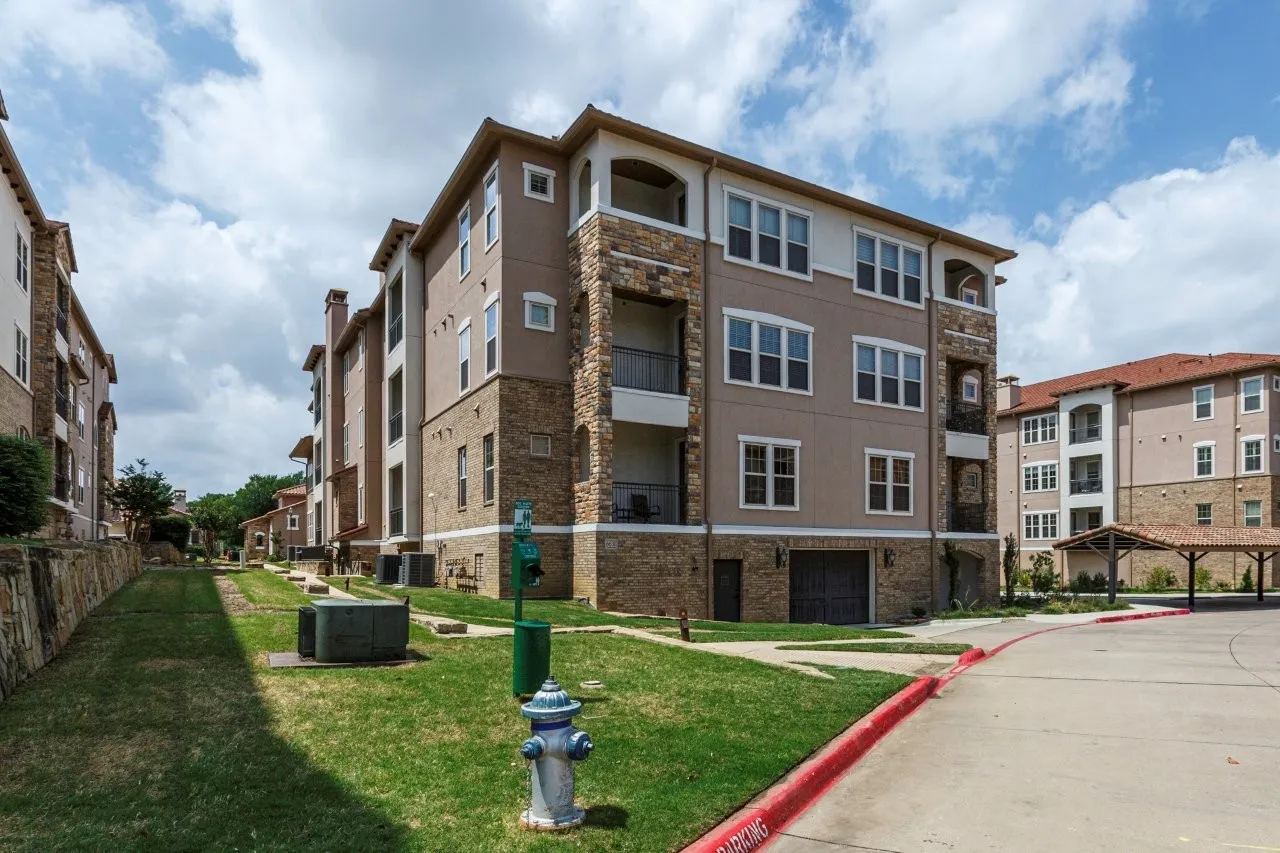 Condominium For Sale in Dallas County , 6631 Via Positano 202, Irving, Texas 75039, 2 Bedrooms, 3 Bathrooms, 2 Garage spaces, 1,977 Sqft, built in 2007, Preowned, Price $444,900, mls#21243838, Real Estate Agent in Irving, Homes For Sale in Dallas county, Homes For Sale in Irving, Realtor in Irving Texas, Real Estate Brokerage Independent Realty Texas, Luminita Cordes Realtor