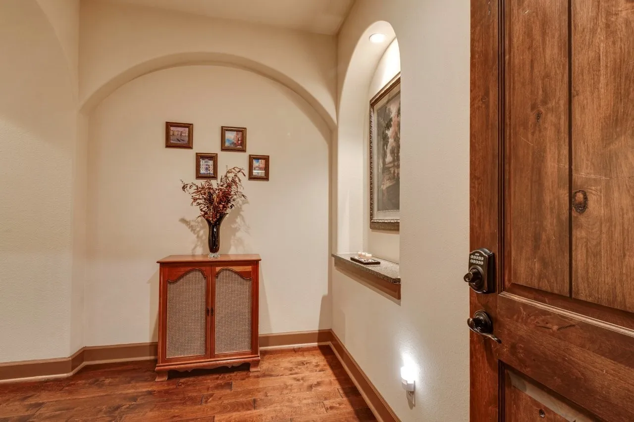 Condominium For Sale in Dallas County , 6631 Via Positano 202, Irving, Texas 75039, 2 Bedrooms, 3 Bathrooms, 2 Garage spaces, 1,977 Sqft, built in 2007, Preowned, Price $444,900, mls#21243838, Real Estate Agent in Irving, Homes For Sale in Dallas county, Homes For Sale in Irving, Realtor in Irving Texas, Real Estate Brokerage Independent Realty Texas, Luminita Cordes Realtor