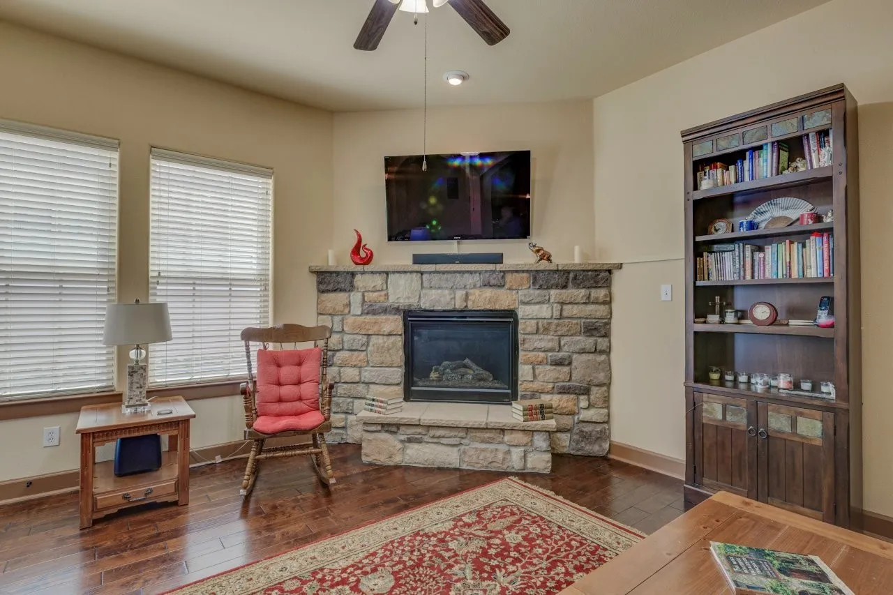 Condominium For Sale in Dallas County , 6631 Via Positano 202, Irving, Texas 75039, 2 Bedrooms, 3 Bathrooms, 2 Garage spaces, 1,977 Sqft, built in 2007, Preowned, Price $444,900, mls#21243838, Real Estate Agent in Irving, Homes For Sale in Dallas county, Homes For Sale in Irving, Realtor in Irving Texas, Real Estate Brokerage Independent Realty Texas, Luminita Cordes Realtor