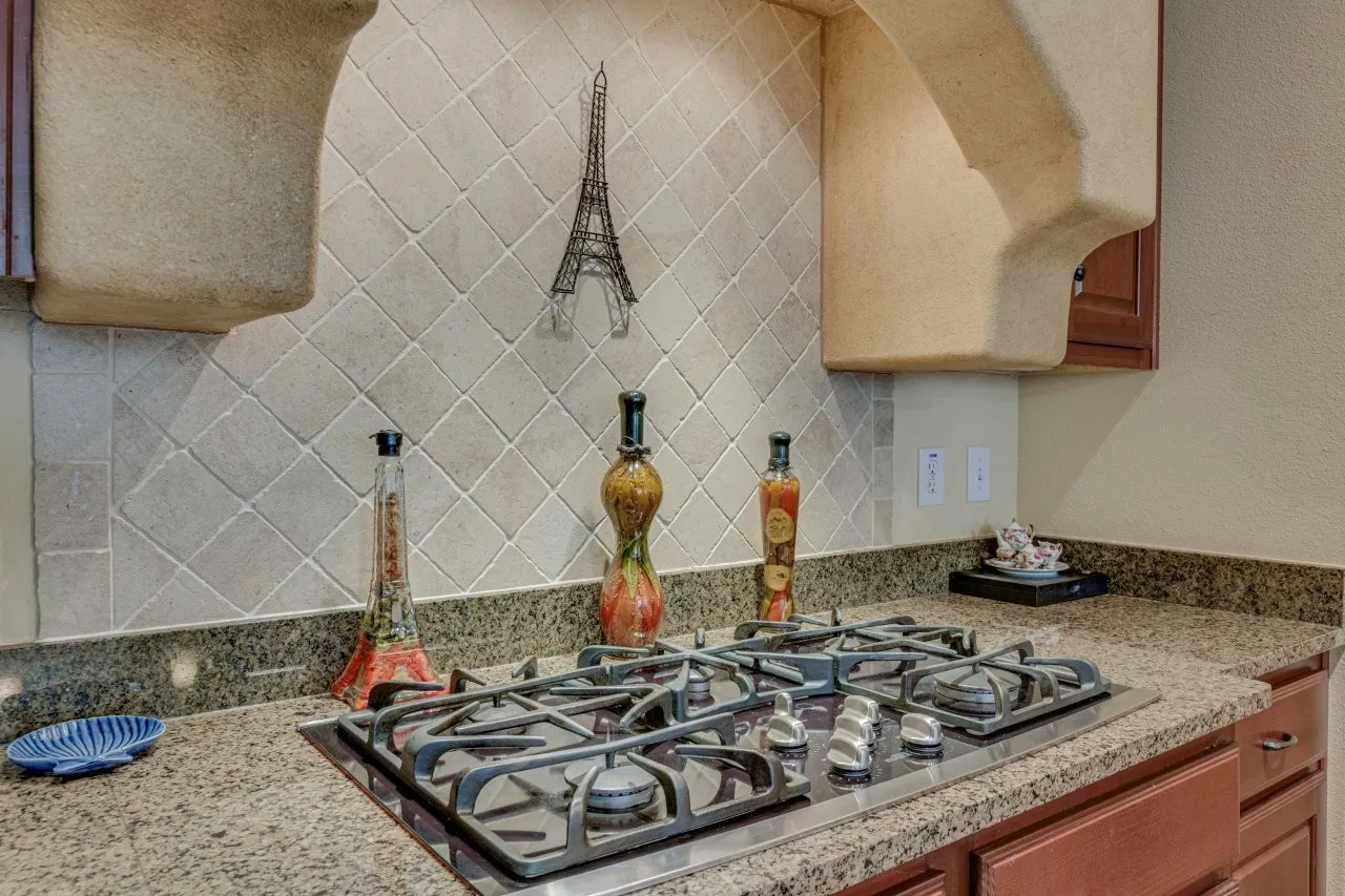Condominium For Sale in Dallas County , 6631 Via Positano 202, Irving, Texas 75039, 2 Bedrooms, 3 Bathrooms, 2 Garage spaces, 1,977 Sqft, built in 2007, Preowned, Price $444,900, mls#21243838, Real Estate Agent in Irving, Homes For Sale in Dallas county, Homes For Sale in Irving, Realtor in Irving Texas, Real Estate Brokerage Independent Realty Texas, Luminita Cordes Realtor