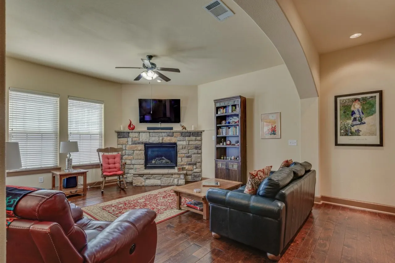 Condominium For Sale in Dallas County , 6631 Via Positano 202, Irving, Texas 75039, 2 Bedrooms, 3 Bathrooms, 2 Garage spaces, 1,977 Sqft, built in 2007, Preowned, Price $444,900, mls#21243838, Real Estate Agent in Irving, Homes For Sale in Dallas county, Homes For Sale in Irving, Realtor in Irving Texas, Real Estate Brokerage Independent Realty Texas, Luminita Cordes Realtor