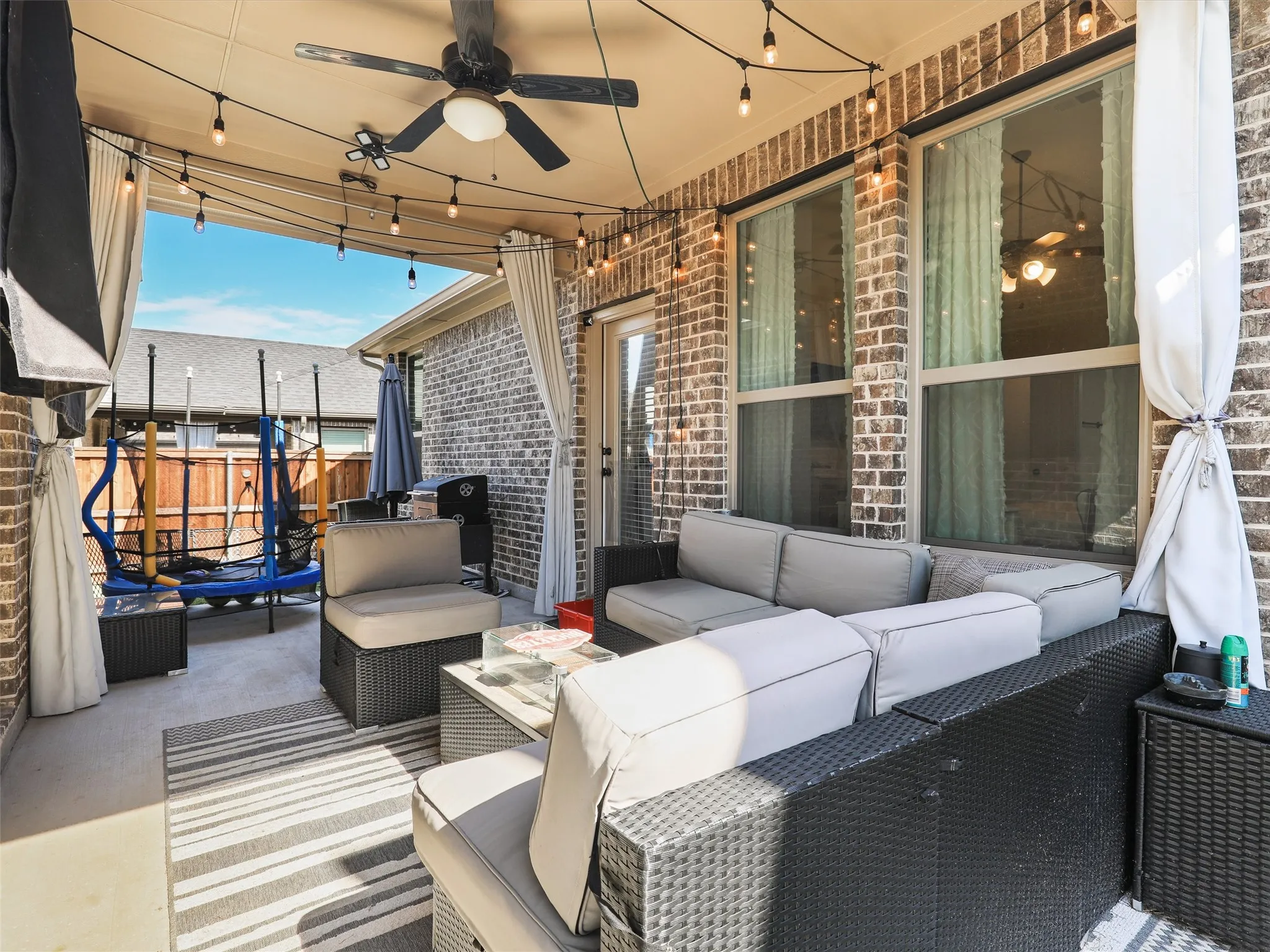 Single Family Residence For Sale in Collin County , 325 Mustang Draw Trail, Mc Kinney, Texas 75071, 4 Bedroom, 3 Bathroom, 2 Garage spaces, 2,768 Sqft, built in 2020, Preowned, mls#21243794, Real Estate Agent in Mc Kinney, Homes For Sale in Collin county, Homes For Sale in Mc Kinney, Realtor in Mc Kinney Texas, Real Estate Brokerage Independent Realty Texas, Luminita Cordes Realtor