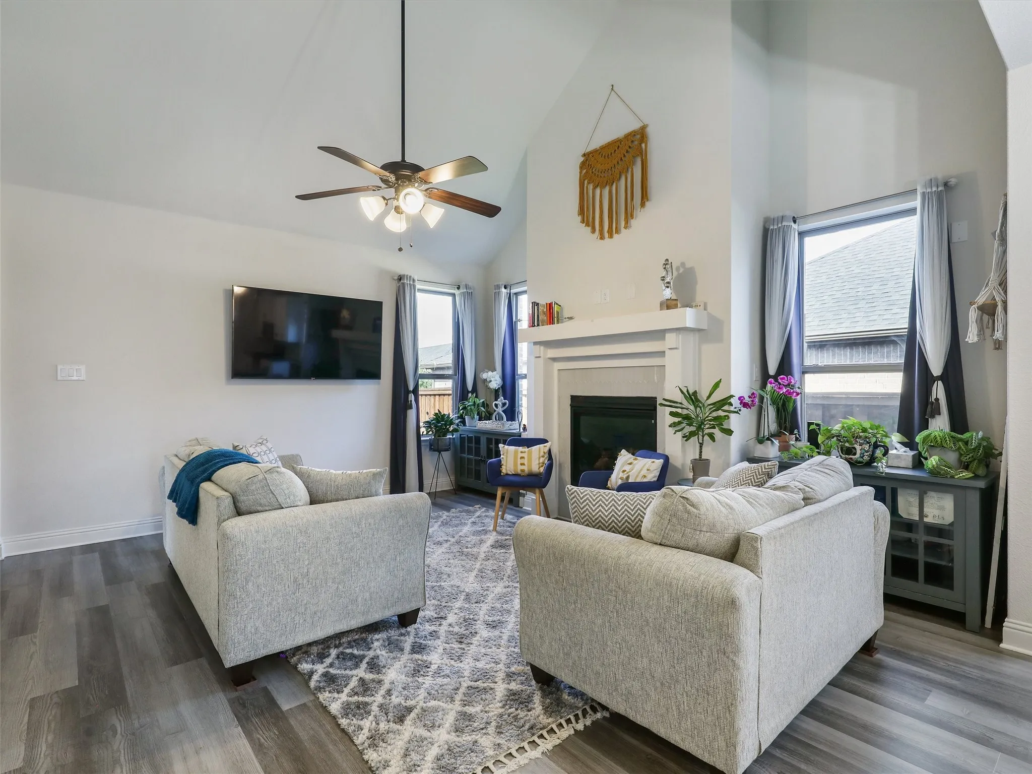 Single Family Residence For Sale in Collin County , 325 Mustang Draw Trail, Mc Kinney, Texas 75071, 4 Bedroom, 3 Bathroom, 2 Garage spaces, 2,768 Sqft, built in 2020, Preowned, mls#21243794, Real Estate Agent in Mc Kinney, Homes For Sale in Collin county, Homes For Sale in Mc Kinney, Realtor in Mc Kinney Texas, Real Estate Brokerage Independent Realty Texas, Luminita Cordes Realtor