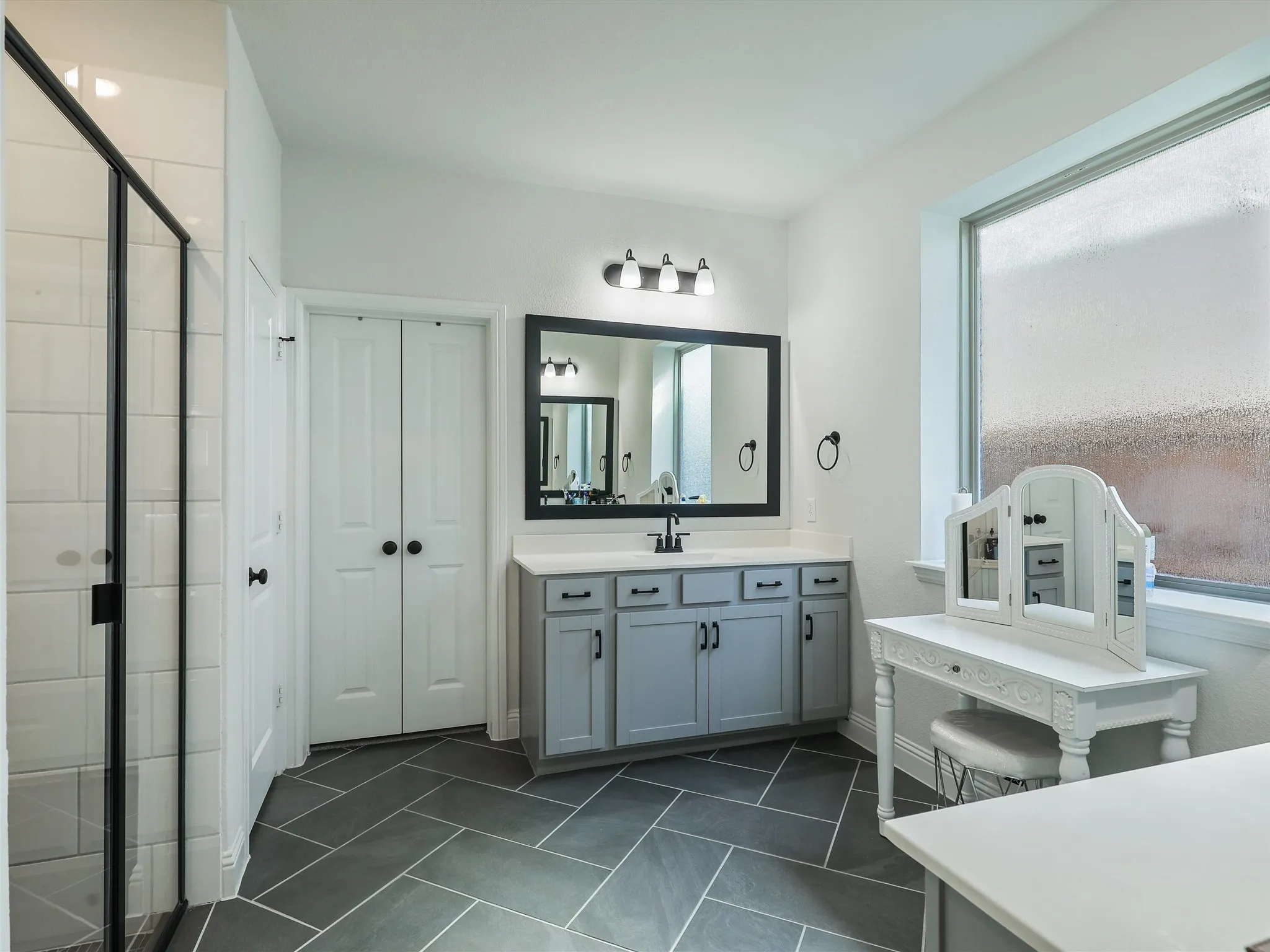 Single Family Residence For Sale in Collin County , 325 Mustang Draw Trail, Mc Kinney, Texas 75071, 4 Bedroom, 3 Bathroom, 2 Garage spaces, 2,768 Sqft, built in 2020, Preowned, mls#21243794, Real Estate Agent in Mc Kinney, Homes For Sale in Collin county, Homes For Sale in Mc Kinney, Realtor in Mc Kinney Texas, Real Estate Brokerage Independent Realty Texas, Luminita Cordes Realtor