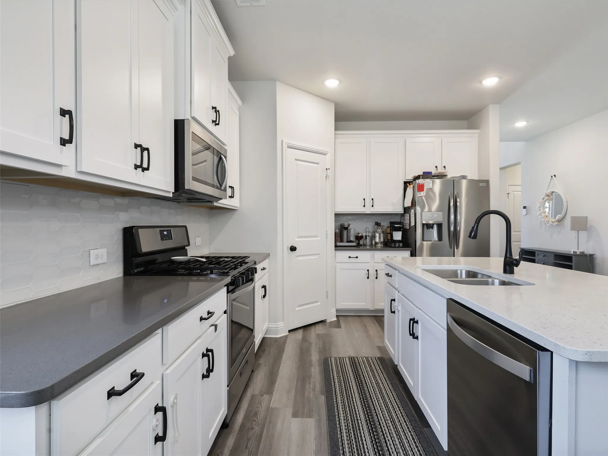 Single Family Residence For Sale in Collin County , 325 Mustang Draw Trail, Mc Kinney, Texas 75071, 4 Bedroom, 3 Bathroom, 2 Garage spaces, 2,768 Sqft, built in 2020, Preowned, mls#21243794, Real Estate Agent in Mc Kinney, Homes For Sale in Collin county, Homes For Sale in Mc Kinney, Realtor in Mc Kinney Texas, Real Estate Brokerage Independent Realty Texas, Luminita Cordes Realtor