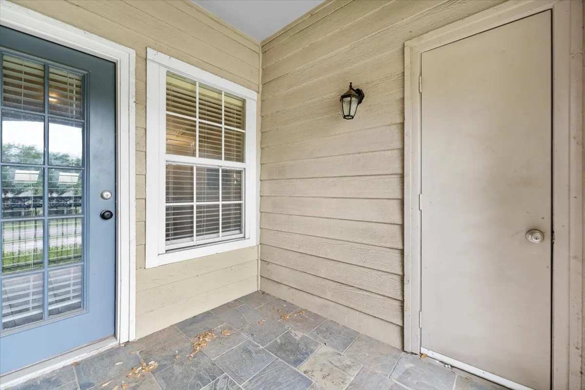 Single Family Residence For Rent in Collin County , 2601 Preston Road, Plano, Texas 75093, 2 Bedrooms, 2 Bathrooms, 1 Garage spaces, 1,246 Sqft, built in 1995, Preowned, Price $1,850, mls#21243575, Real Estate Agent in Plano, Homes For Rent in Collin county, Homes For Rent in Plano, Realtor in Plano Texas, Real Estate Brokerage Independent Realty Texas, Luminita Cordes Realtor