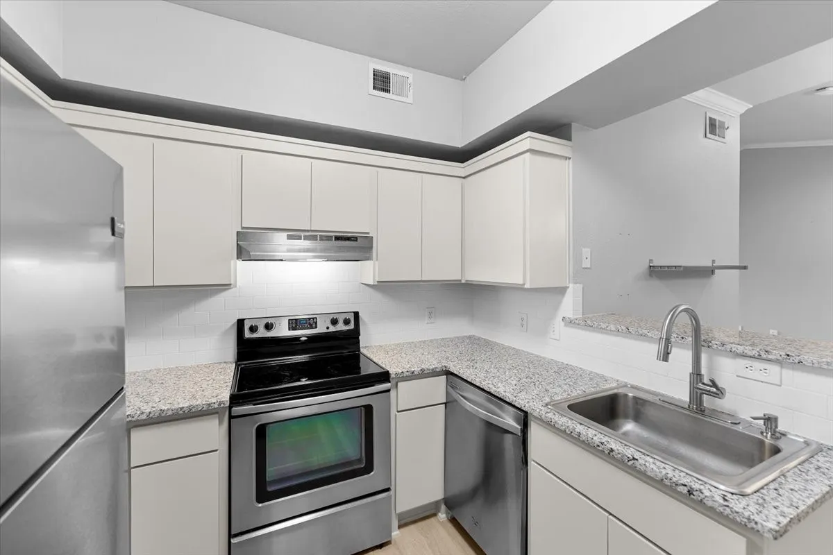 Single Family Residence For Rent in Collin County , 2601 Preston Road, Plano, Texas 75093, 2 Bedrooms, 2 Bathrooms, 1 Garage spaces, 1,246 Sqft, built in 1995, Preowned, Price $1,850, mls#21243575, Real Estate Agent in Plano, Homes For Rent in Collin county, Homes For Rent in Plano, Realtor in Plano Texas, Real Estate Brokerage Independent Realty Texas, Luminita Cordes Realtor