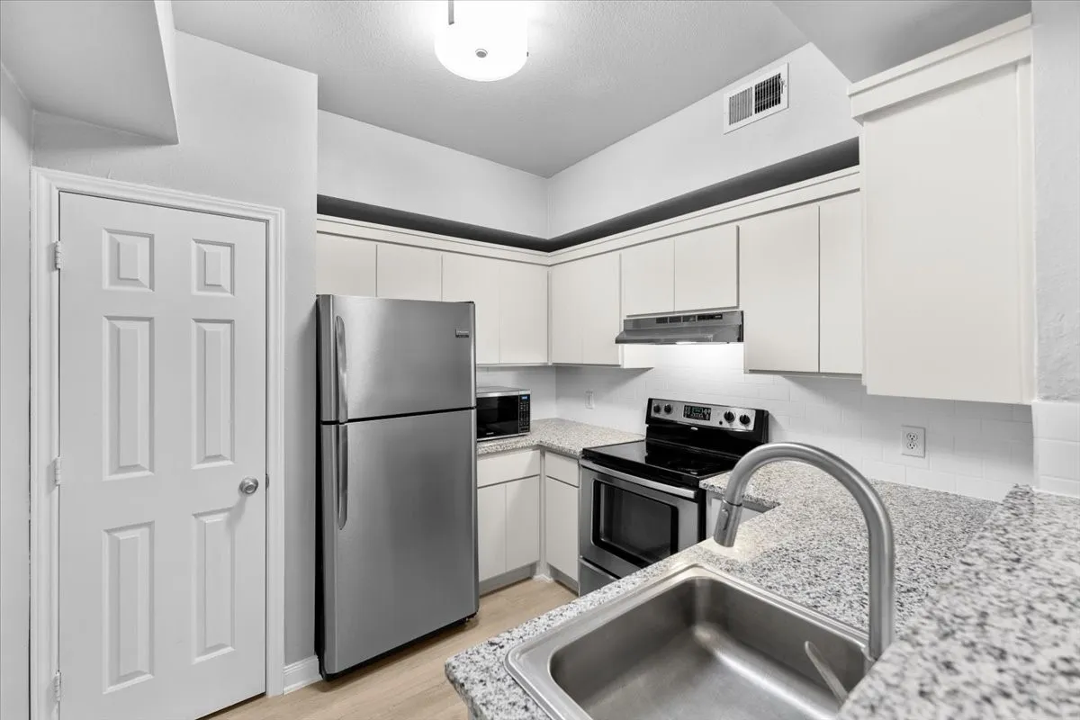 Single Family Residence For Rent in Collin County , 2601 Preston Road, Plano, Texas 75093, 2 Bedrooms, 2 Bathrooms, 1 Garage spaces, 1,246 Sqft, built in 1995, Preowned, Price $1,850, mls#21243575, Real Estate Agent in Plano, Homes For Rent in Collin county, Homes For Rent in Plano, Realtor in Plano Texas, Real Estate Brokerage Independent Realty Texas, Luminita Cordes Realtor