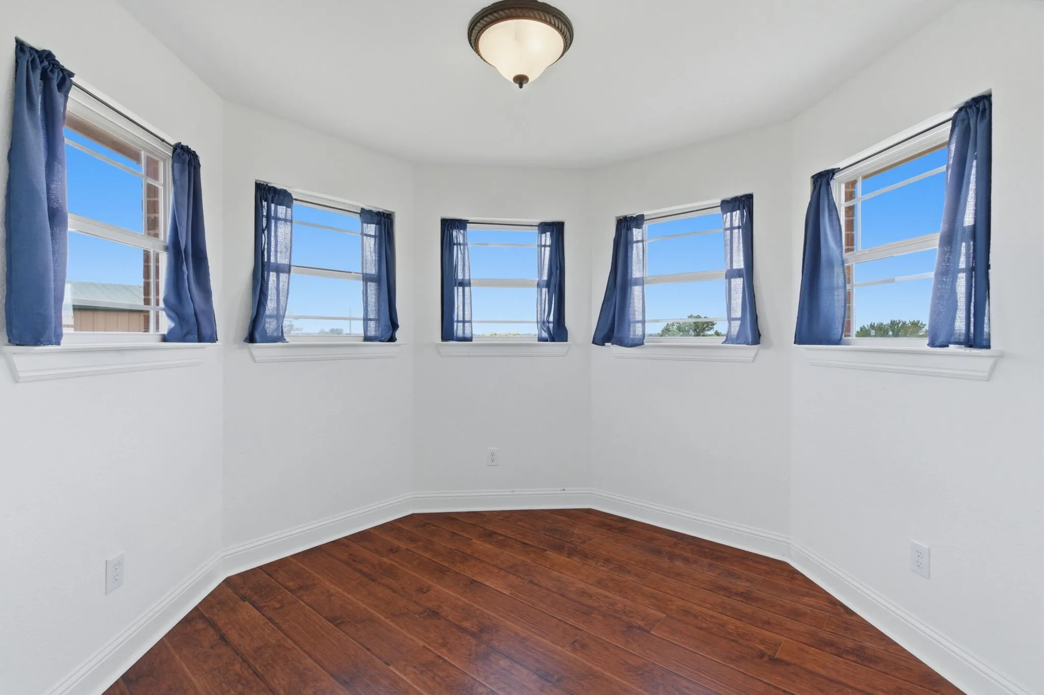 Single Family Residence For Sale in Parker County , 250 Newfield Lane, Springtown, Texas 76082, 4 Bedroom, 4 Bathroom, 3 Garage spaces, 3,608 Sqft, built in 2007, mls#21235536, Real Estate Agent in Springtown, Homes For Sale in Parker county, Homes For Sale in Springtown, Realtor in Springtown Texas, Real Estate Brokerage Independent Realty Texas, Luminita Cordes Realtor