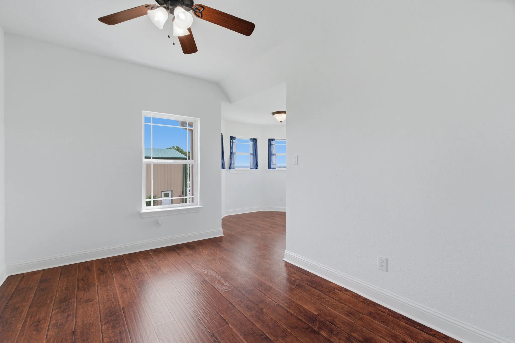 Single Family Residence For Sale in Parker County , 250 Newfield Lane, Springtown, Texas 76082, 4 Bedroom, 4 Bathroom, 3 Garage spaces, 3,608 Sqft, built in 2007, mls#21235536, Real Estate Agent in Springtown, Homes For Sale in Parker county, Homes For Sale in Springtown, Realtor in Springtown Texas, Real Estate Brokerage Independent Realty Texas, Luminita Cordes Realtor
