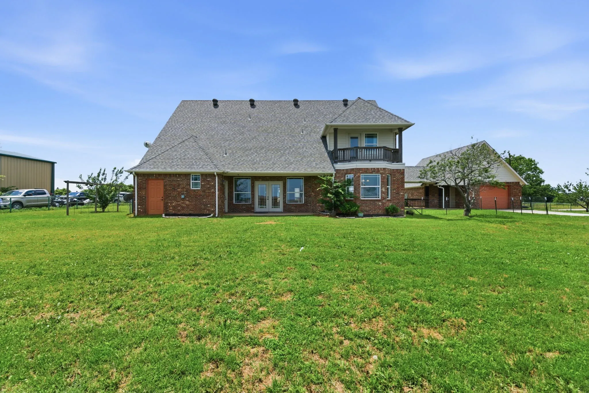 Single Family Residence For Sale in Parker County , 250 Newfield Lane, Springtown, Texas 76082, 4 Bedroom, 4 Bathroom, 3 Garage spaces, 3,608 Sqft, built in 2007, mls#21235536, Real Estate Agent in Springtown, Homes For Sale in Parker county, Homes For Sale in Springtown, Realtor in Springtown Texas, Real Estate Brokerage Independent Realty Texas, Luminita Cordes Realtor