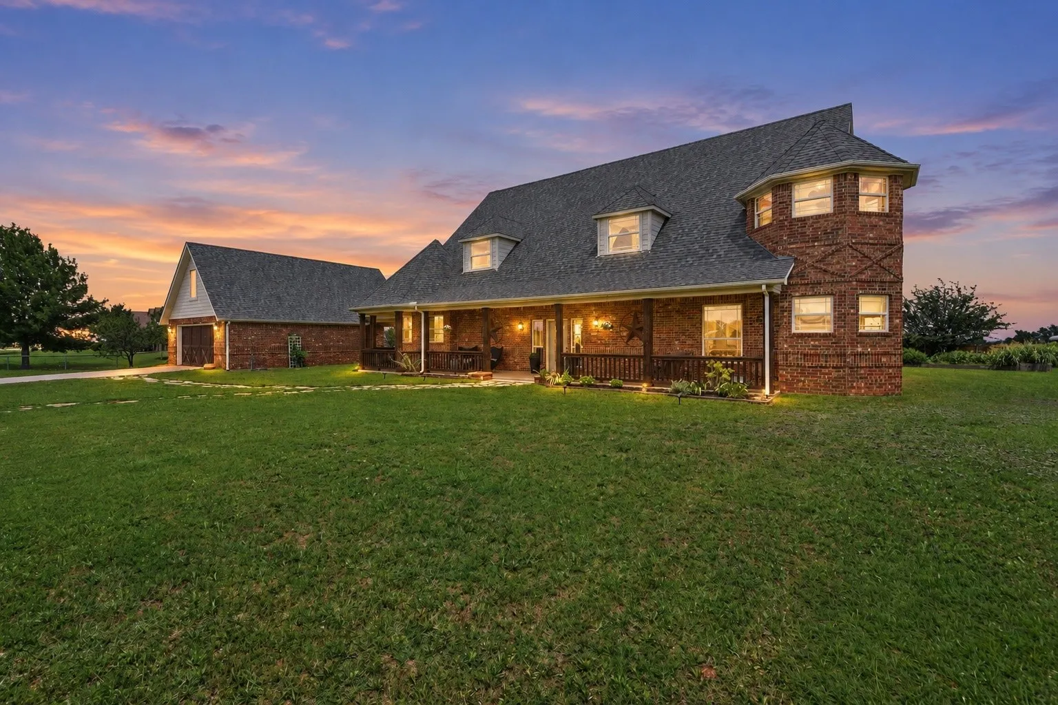 Single Family Residence For Sale in Parker County , 250 Newfield Lane, Springtown, Texas 76082, 4 Bedroom, 4 Bathroom, 3 Garage spaces, 3,608 Sqft, built in 2007, mls#21235536, Real Estate Agent in Springtown, Homes For Sale in Parker county, Homes For Sale in Springtown, Realtor in Springtown Texas, Real Estate Brokerage Independent Realty Texas, Luminita Cordes Realtor