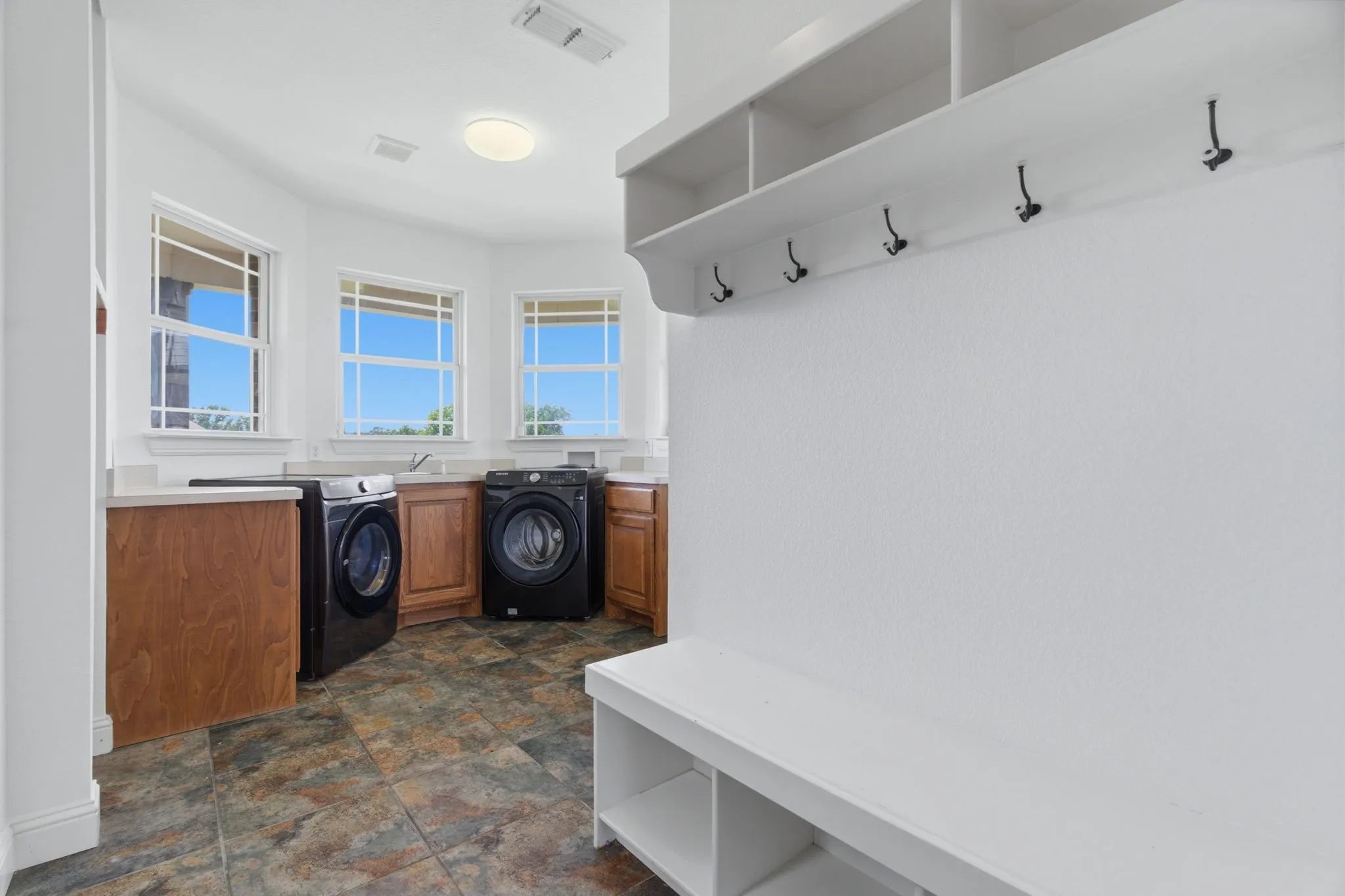 Single Family Residence For Sale in Parker County , 250 Newfield Lane, Springtown, Texas 76082, 4 Bedroom, 4 Bathroom, 3 Garage spaces, 3,608 Sqft, built in 2007, mls#21235536, Real Estate Agent in Springtown, Homes For Sale in Parker county, Homes For Sale in Springtown, Realtor in Springtown Texas, Real Estate Brokerage Independent Realty Texas, Luminita Cordes Realtor