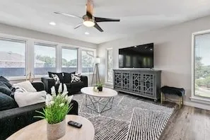 Single Family Residence For Sale in Dallas County , 2030 Klondike Street, Grand Prairie, Texas 75050, 4 Bedroom, 3 Bathroom, 2 Garage spaces, 3,415 Sqft, built in 1984, Price $599,995, mls#21244313, Real Estate Agent in Grand Prairie, Homes For Sale in Dallas county, Homes For Sale in Grand Prairie, Realtor in Grand Prairie Texas, Real Estate Brokerage Independent Realty Texas, Luminita Cordes Realtor
