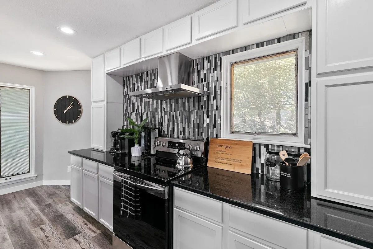 Single Family Residence For Sale in Dallas County , 2030 Klondike Street, Grand Prairie, Texas 75050, 4 Bedroom, 3 Bathroom, 2 Garage spaces, 3,415 Sqft, built in 1984, Price $599,995, mls#21244313, Real Estate Agent in Grand Prairie, Homes For Sale in Dallas county, Homes For Sale in Grand Prairie, Realtor in Grand Prairie Texas, Real Estate Brokerage Independent Realty Texas, Luminita Cordes Realtor