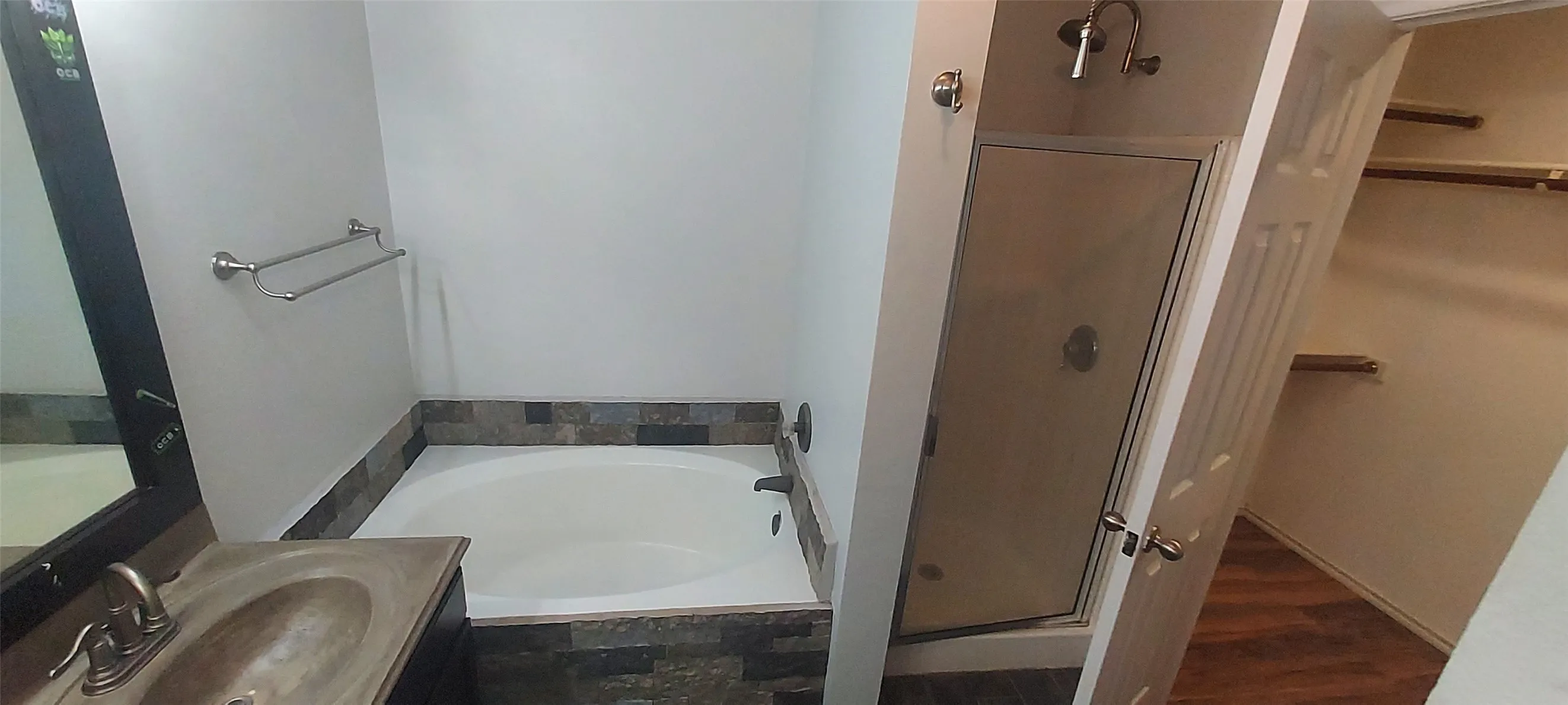 Single Family Residence For Sale in Kaufman County , 1011 Bainbridge Lane, Forney, Texas 75126, 3 Bedroom, 2 Bathroom, 2 Garage spaces, 1,857 Sqft, built in 2002, Preowned, mls#21243746, Real Estate Agent in Forney, Homes For Sale in Kaufman county, Homes For Sale in Forney, Realtor in Forney Texas, Real Estate Brokerage Independent Realty Texas, Luminita Cordes Realtor