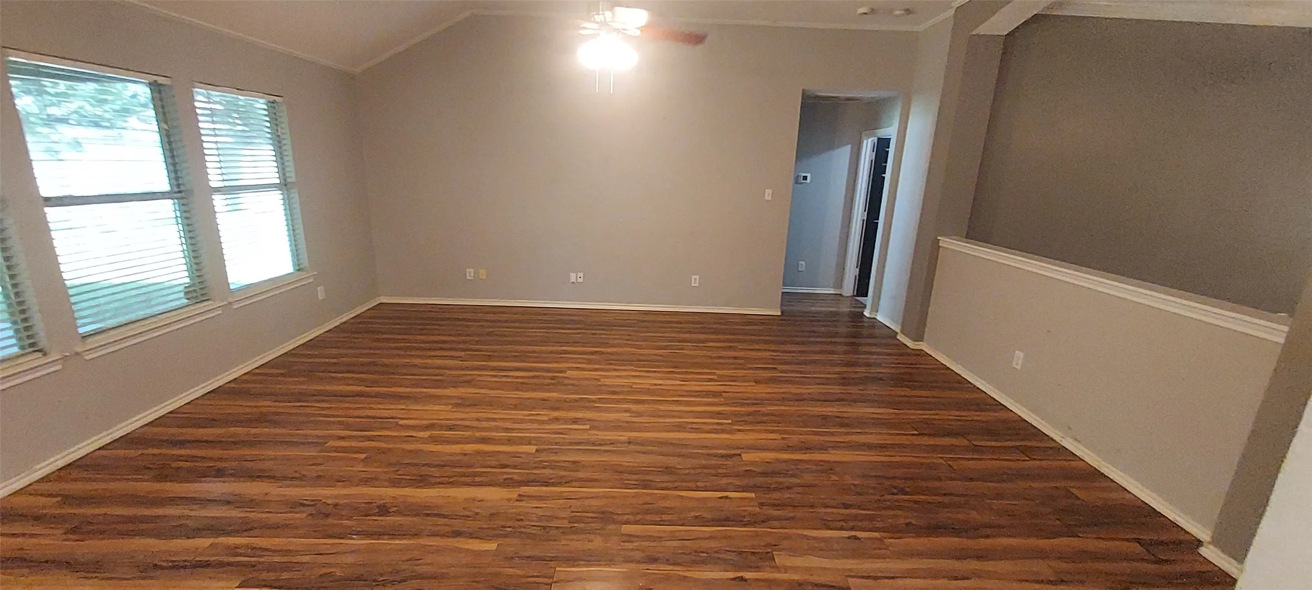Single Family Residence For Sale in Kaufman County , 1011 Bainbridge Lane, Forney, Texas 75126, 3 Bedroom, 2 Bathroom, 2 Garage spaces, 1,857 Sqft, built in 2002, Preowned, mls#21243746, Real Estate Agent in Forney, Homes For Sale in Kaufman county, Homes For Sale in Forney, Realtor in Forney Texas, Real Estate Brokerage Independent Realty Texas, Luminita Cordes Realtor