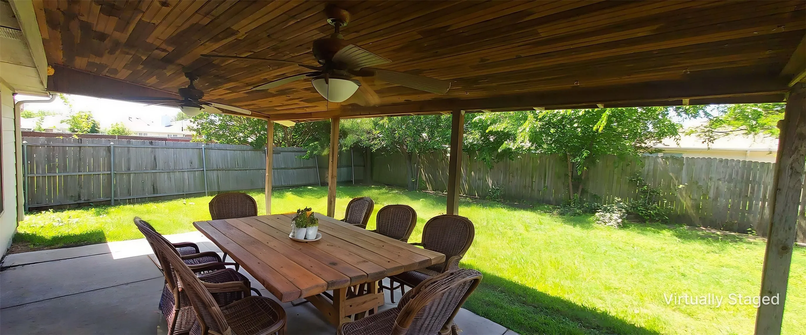 Single Family Residence For Sale in Kaufman County , 1011 Bainbridge Lane, Forney, Texas 75126, 3 Bedroom, 2 Bathroom, 2 Garage spaces, 1,857 Sqft, built in 2002, Preowned, mls#21243746, Real Estate Agent in Forney, Homes For Sale in Kaufman county, Homes For Sale in Forney, Realtor in Forney Texas, Real Estate Brokerage Independent Realty Texas, Luminita Cordes Realtor