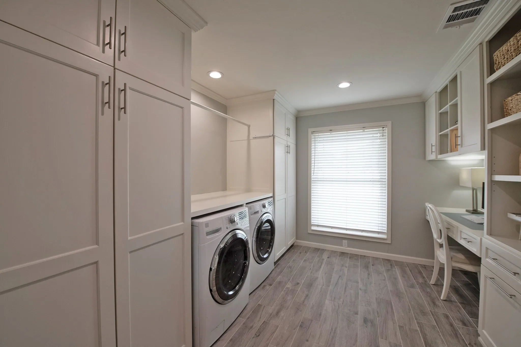 Single Family Residence For Sale in Dallas County , 4054 Boca Bay Drive, Dallas, Texas 75244, 4 Bedroom, 2 Bathroom, 2 Garage spaces, 2,418 Sqft, built in 1962, Preowned, mls#21244340, Real Estate Agent in Dallas, Homes For Sale in Dallas county, Homes For Sale in Dallas, Realtor in Dallas Texas, Real Estate Brokerage Independent Realty Texas, Luminita Cordes Realtor