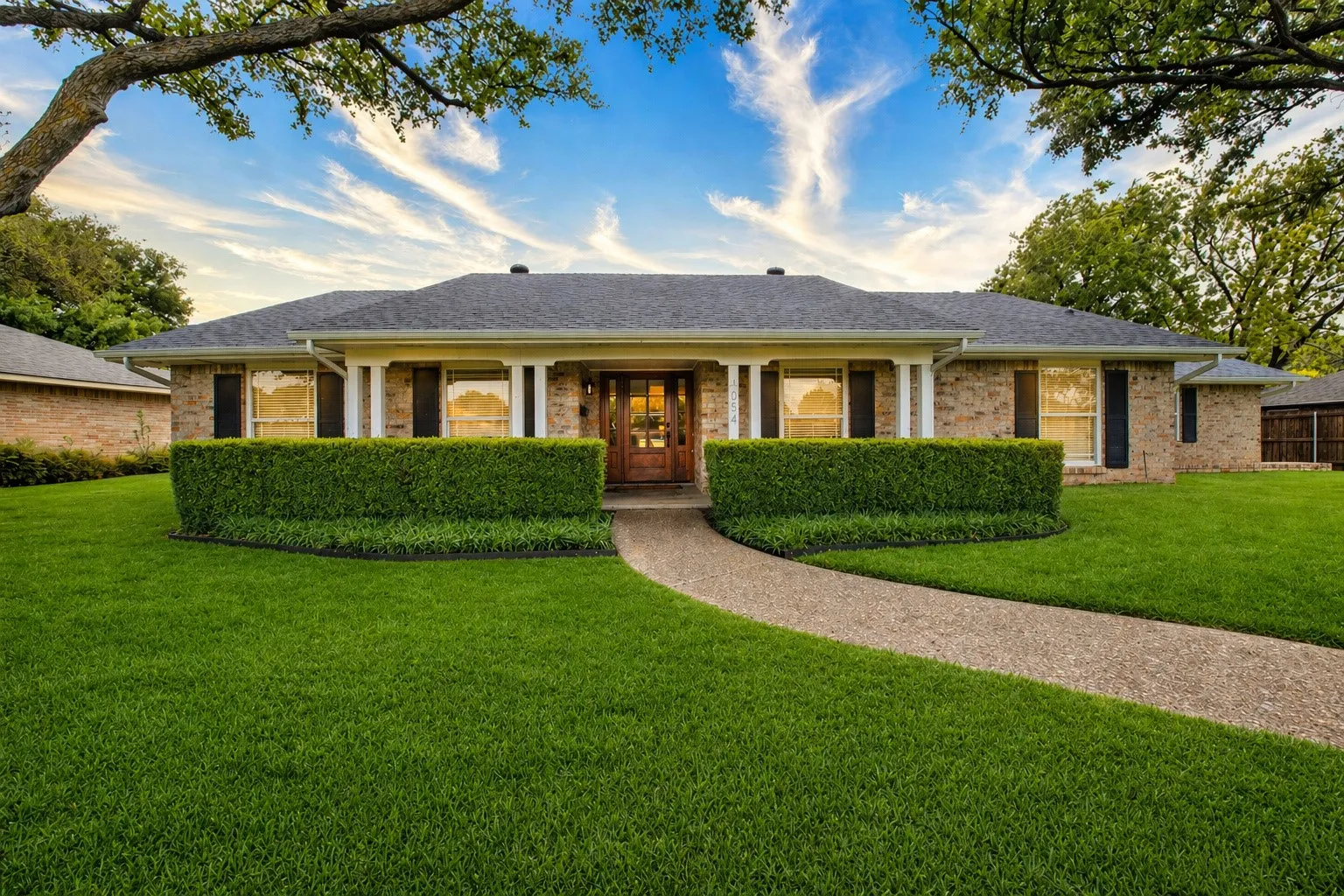 Single Family Residence For Sale in Dallas County , 4054 Boca Bay Drive, Dallas, Texas 75244, 4 Bedroom, 2 Bathroom, 2 Garage spaces, 2,418 Sqft, built in 1962, Preowned, mls#21244340, Real Estate Agent in Dallas, Homes For Sale in Dallas county, Homes For Sale in Dallas, Realtor in Dallas Texas, Real Estate Brokerage Independent Realty Texas, Luminita Cordes Realtor